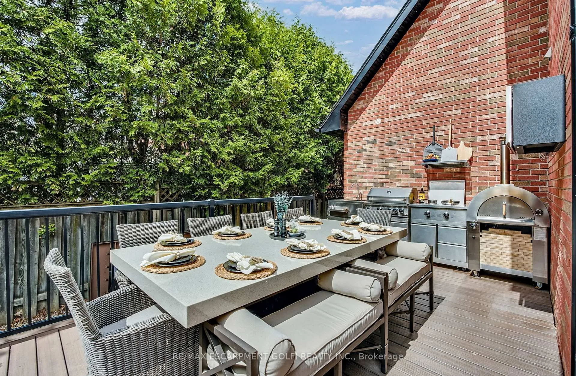 Photo 34 of 1 Tristan Court, Hamilton, Waterdown — HOMEH