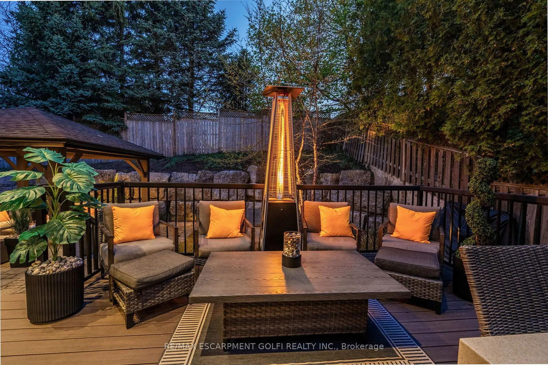 Photo 39 of 1 Tristan Court, Hamilton, Waterdown — HOMEH