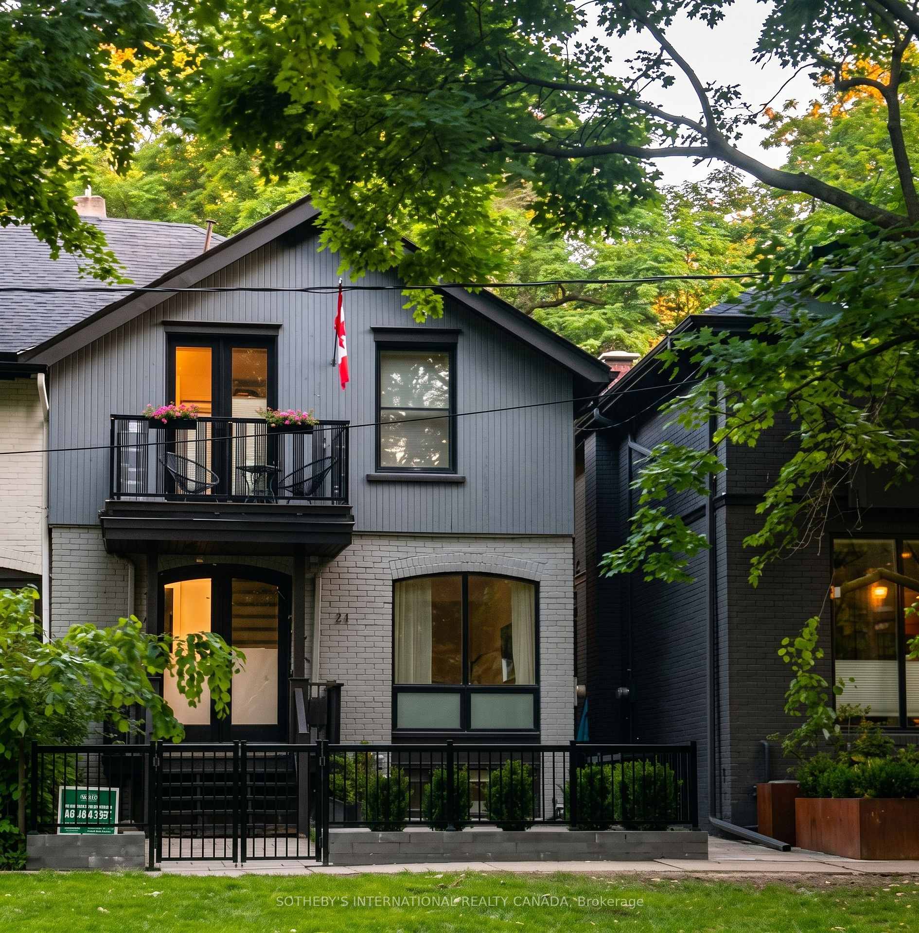 Photo 1 of 21 Hillcrest Parkway, Toronto, Cabbagetown-South St. James Town — HOMEH