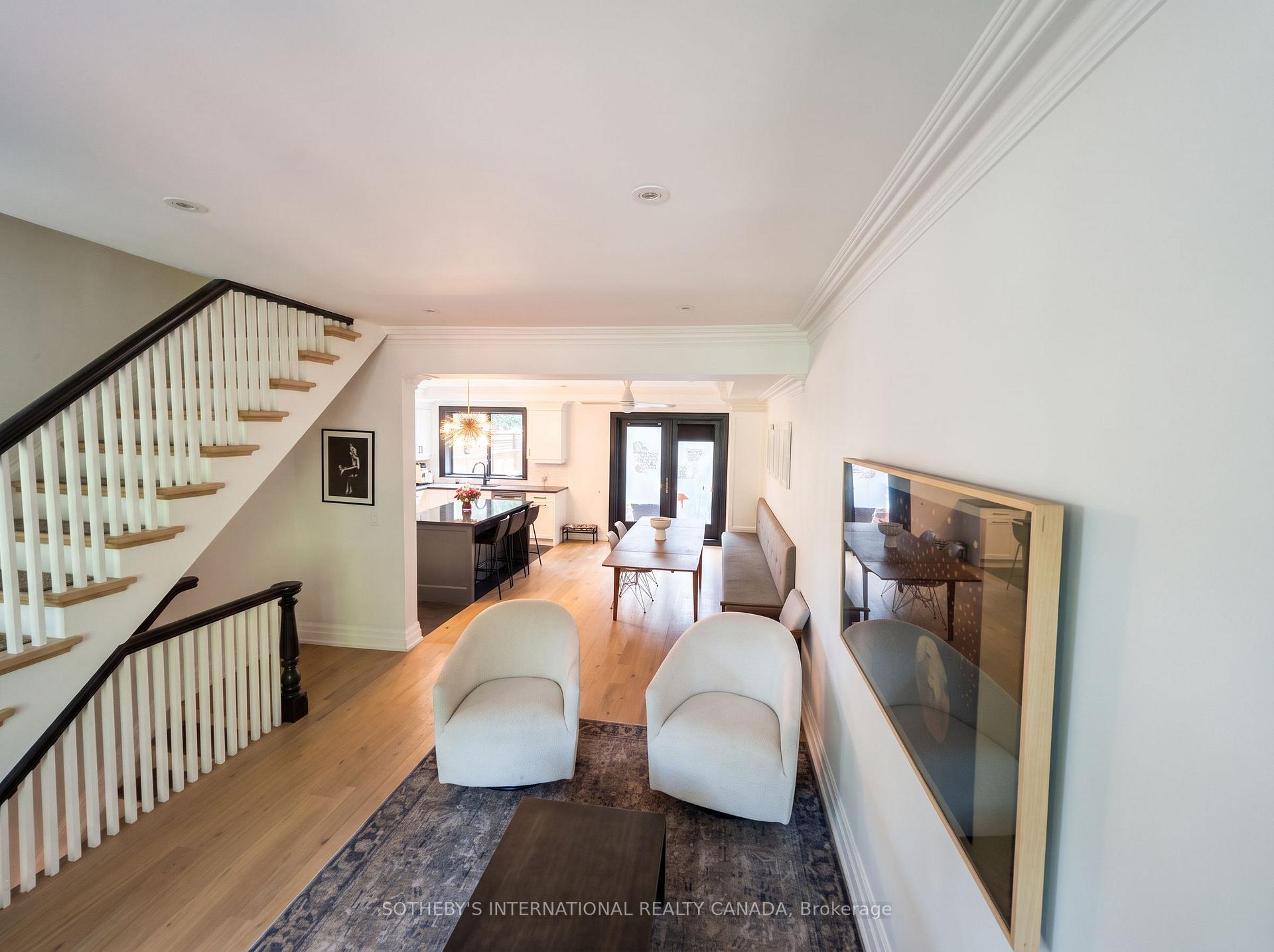 Photo 4 of 21 Hillcrest Parkway, Toronto, Cabbagetown-South St. James Town — HOMEH
