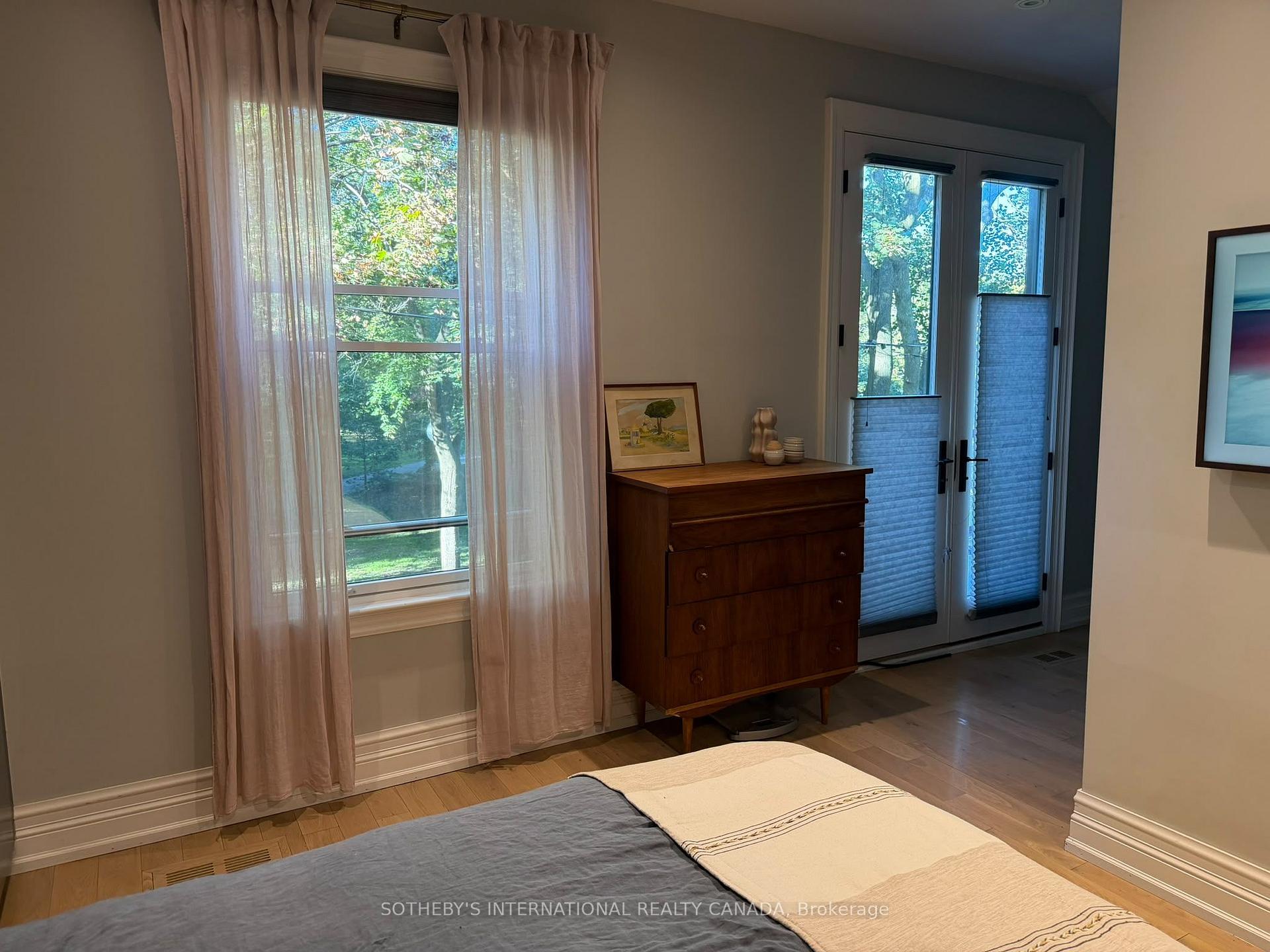 Photo 10 of 21 Hillcrest Parkway, Toronto, Cabbagetown-South St. James Town — HOMEH