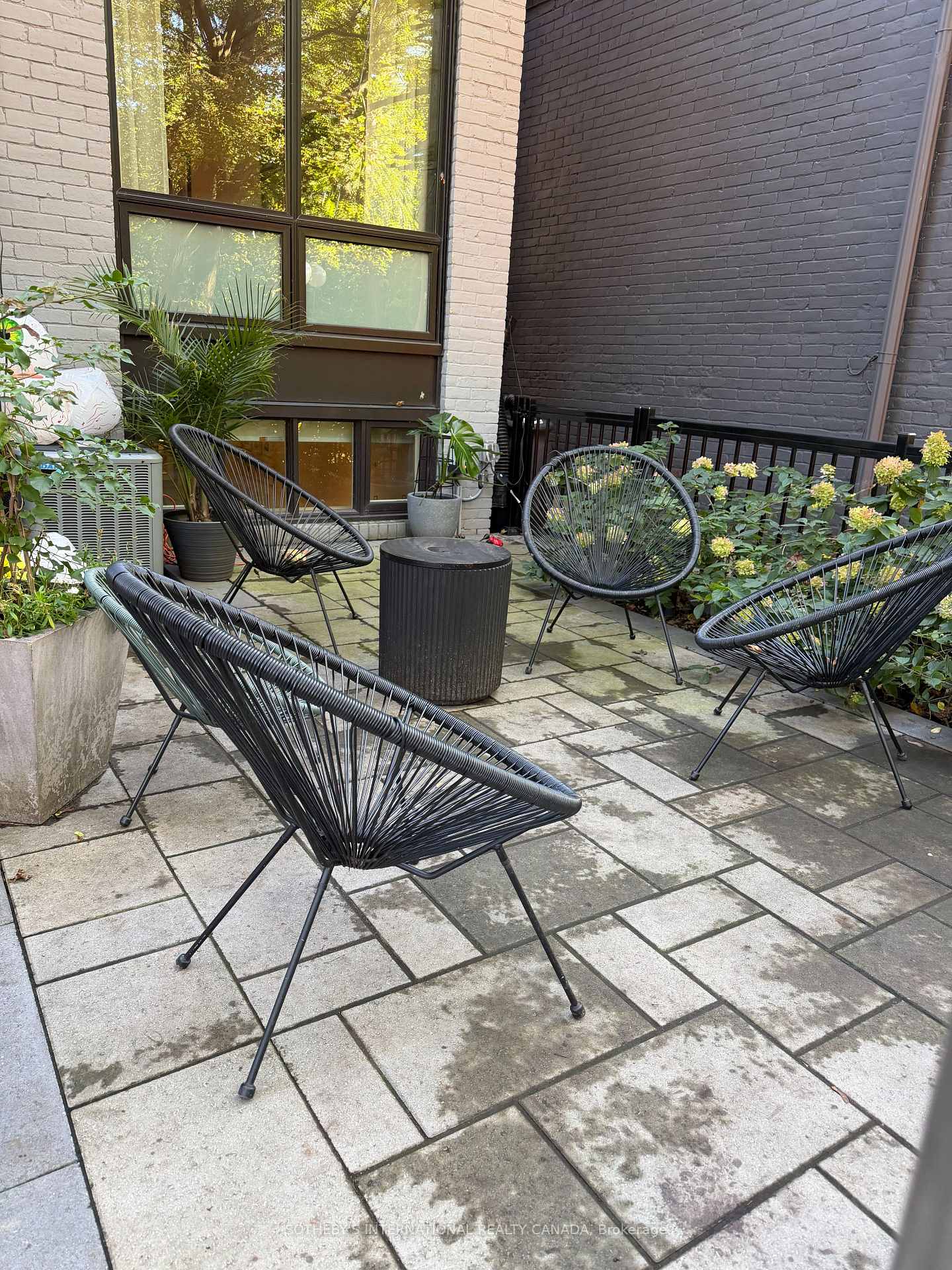 Photo 23 of 21 Hillcrest Parkway, Toronto, Cabbagetown-South St. James Town — HOMEH