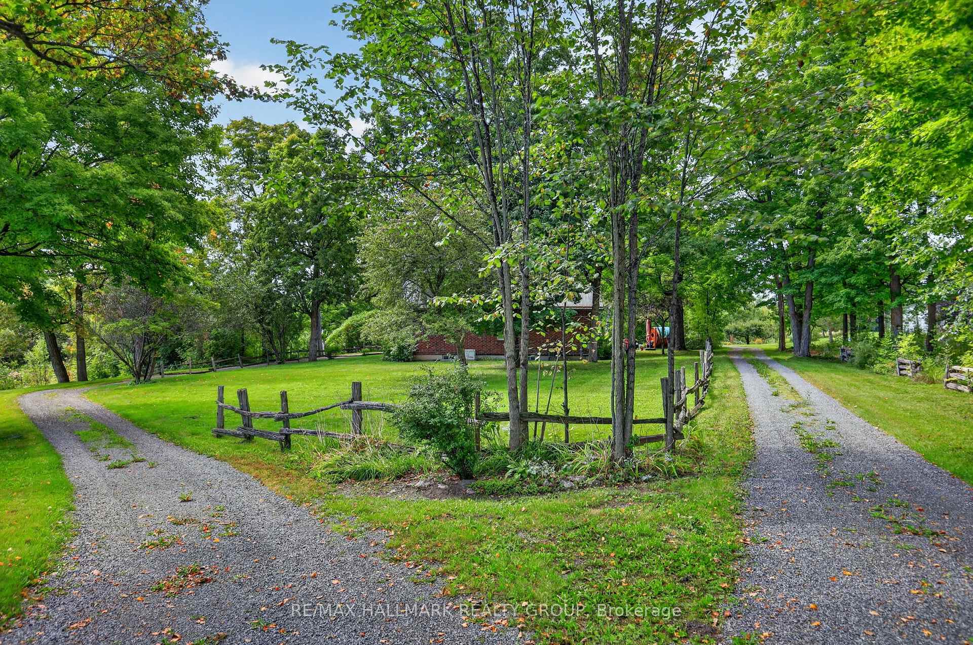 Photo 3 of 765 Scheel Drive, McNab/Braeside, Mcnab/Braeside Twps — HOMEH