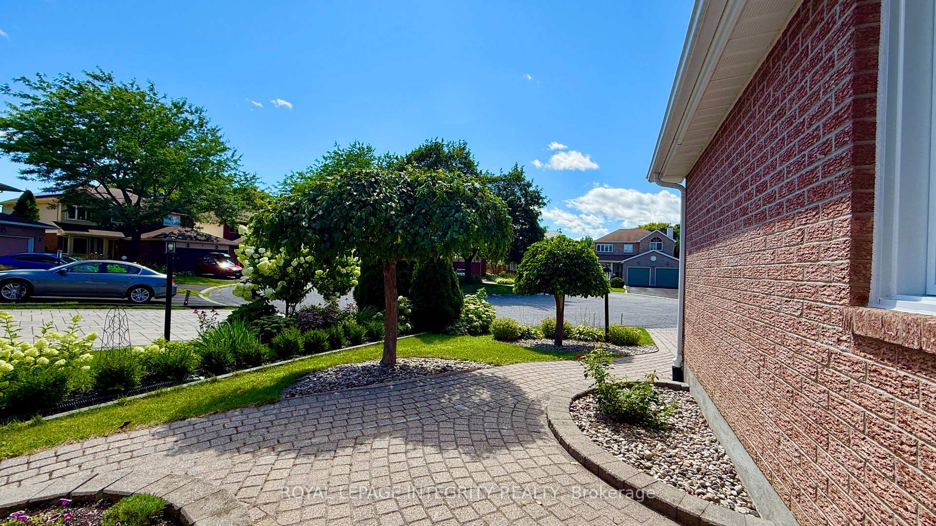 Photo 2 of 4 Glenarden Court, Ottawa, Centrepointe — HOMEH