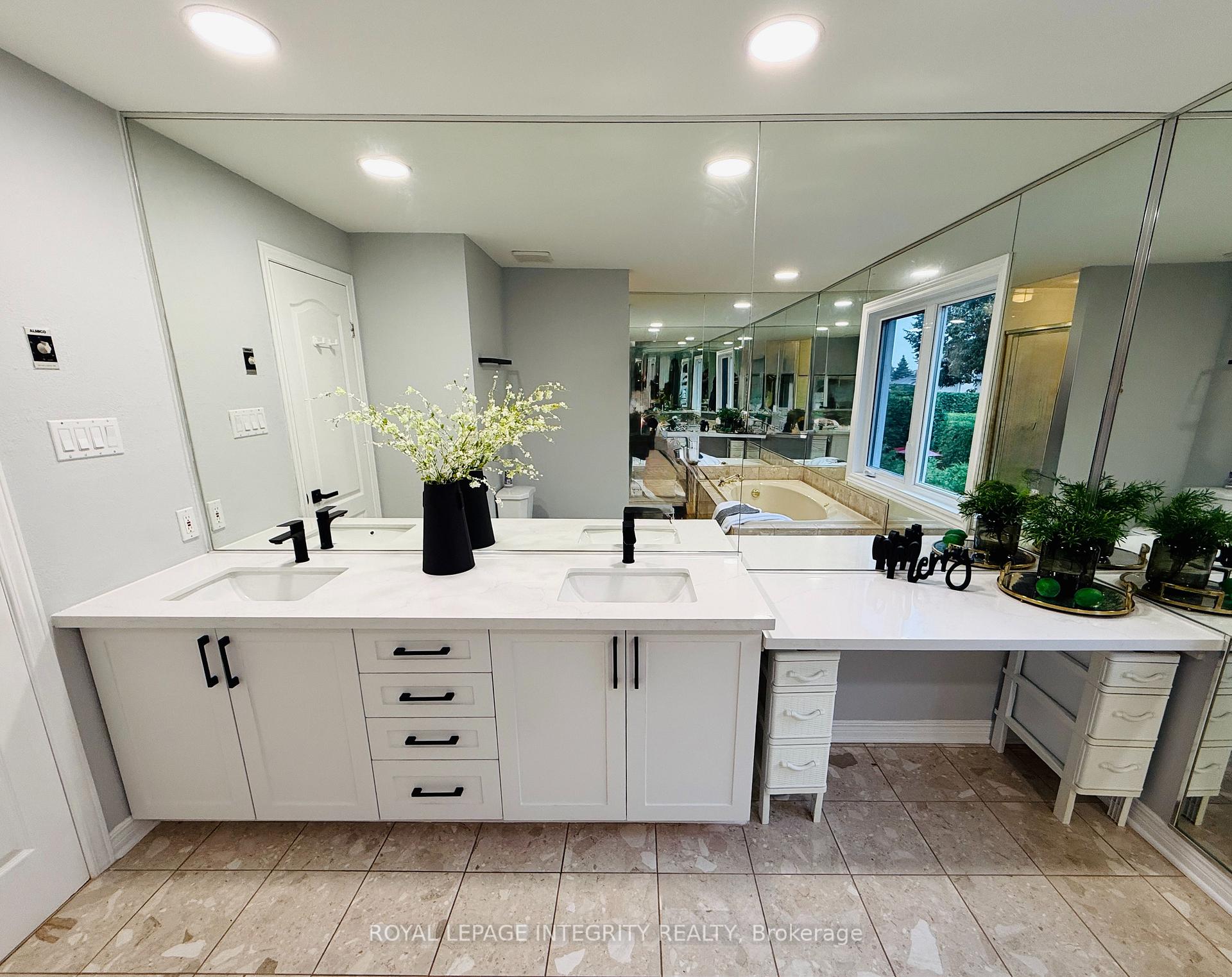 Photo 18 of 4 Glenarden Court, Ottawa, Centrepointe — HOMEH