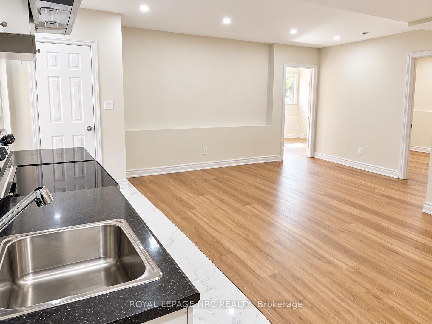 Photo 5 of 3017 Annalysse Drive, Orillia — HOMEH