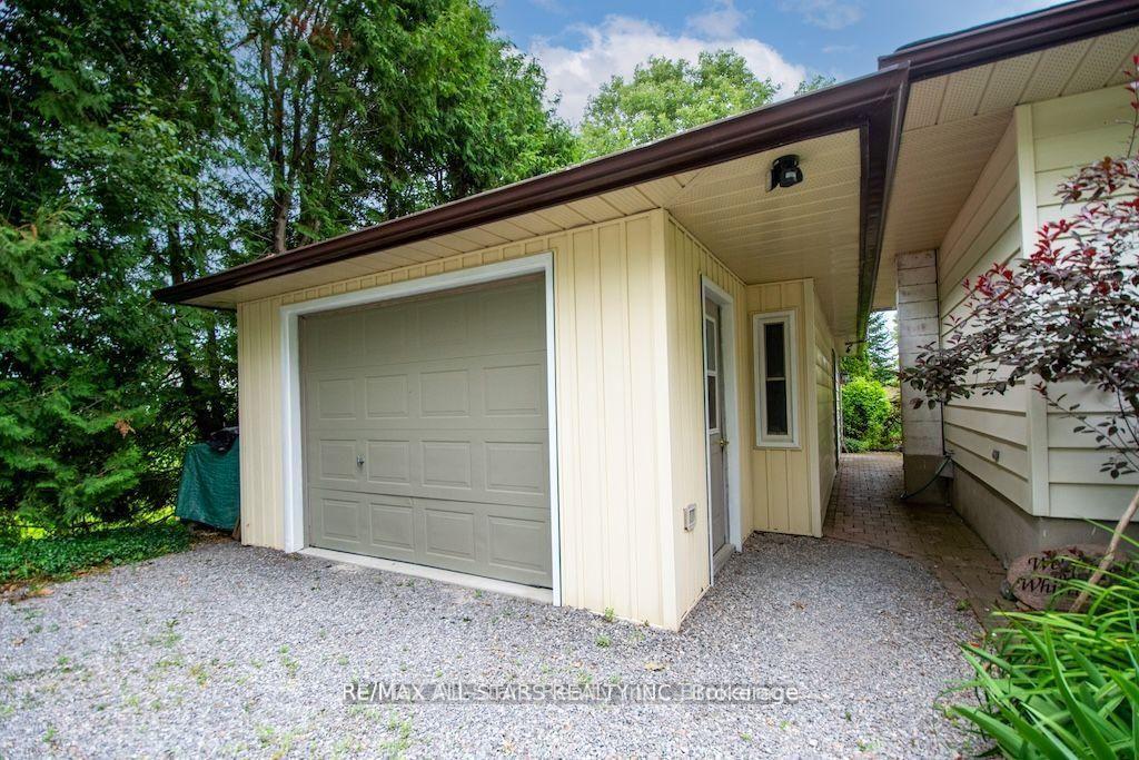 Photo 3 of 690 Post Road, Kawartha Lakes, Ops — HOMEH