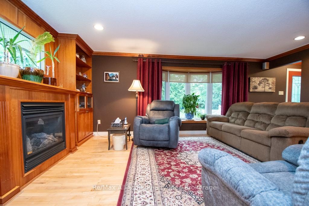 Photo 9 of 690 Post Road, Kawartha Lakes, Ops — HOMEH