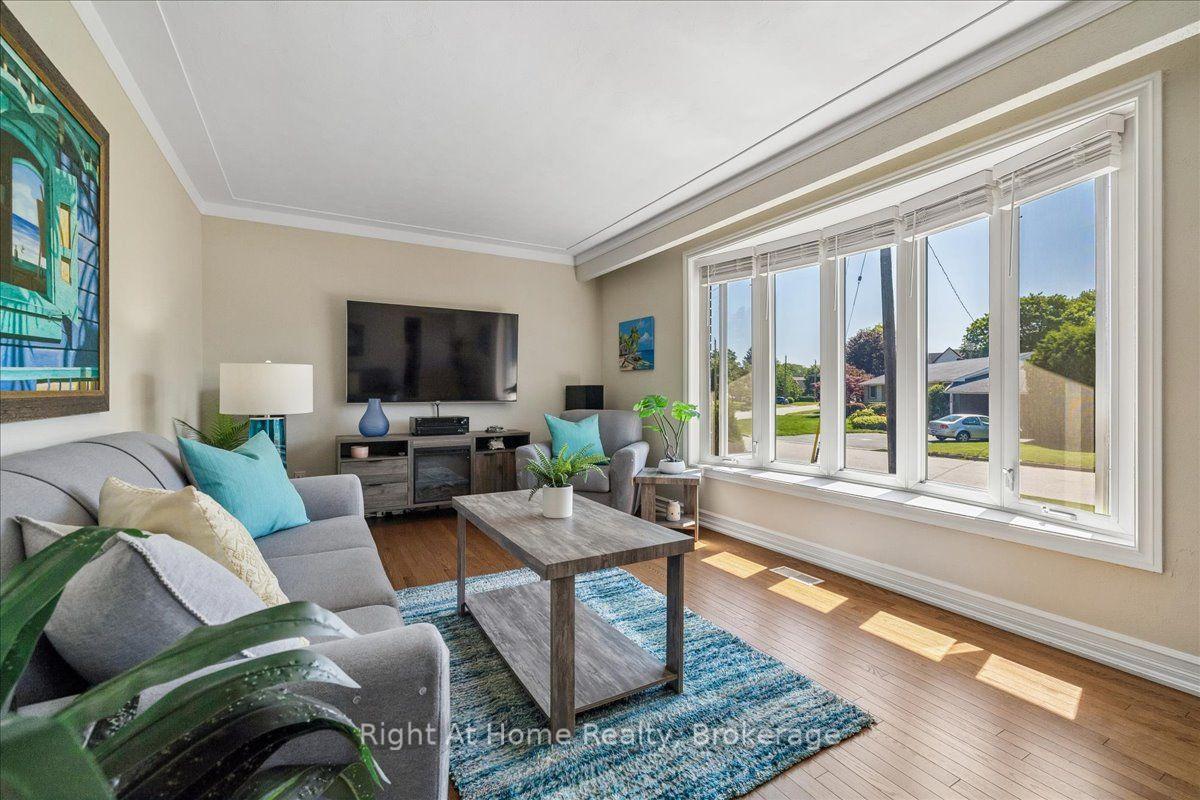 Photo 9 of 275 Kent Crescent, Burlington, Appleby — HOMEH