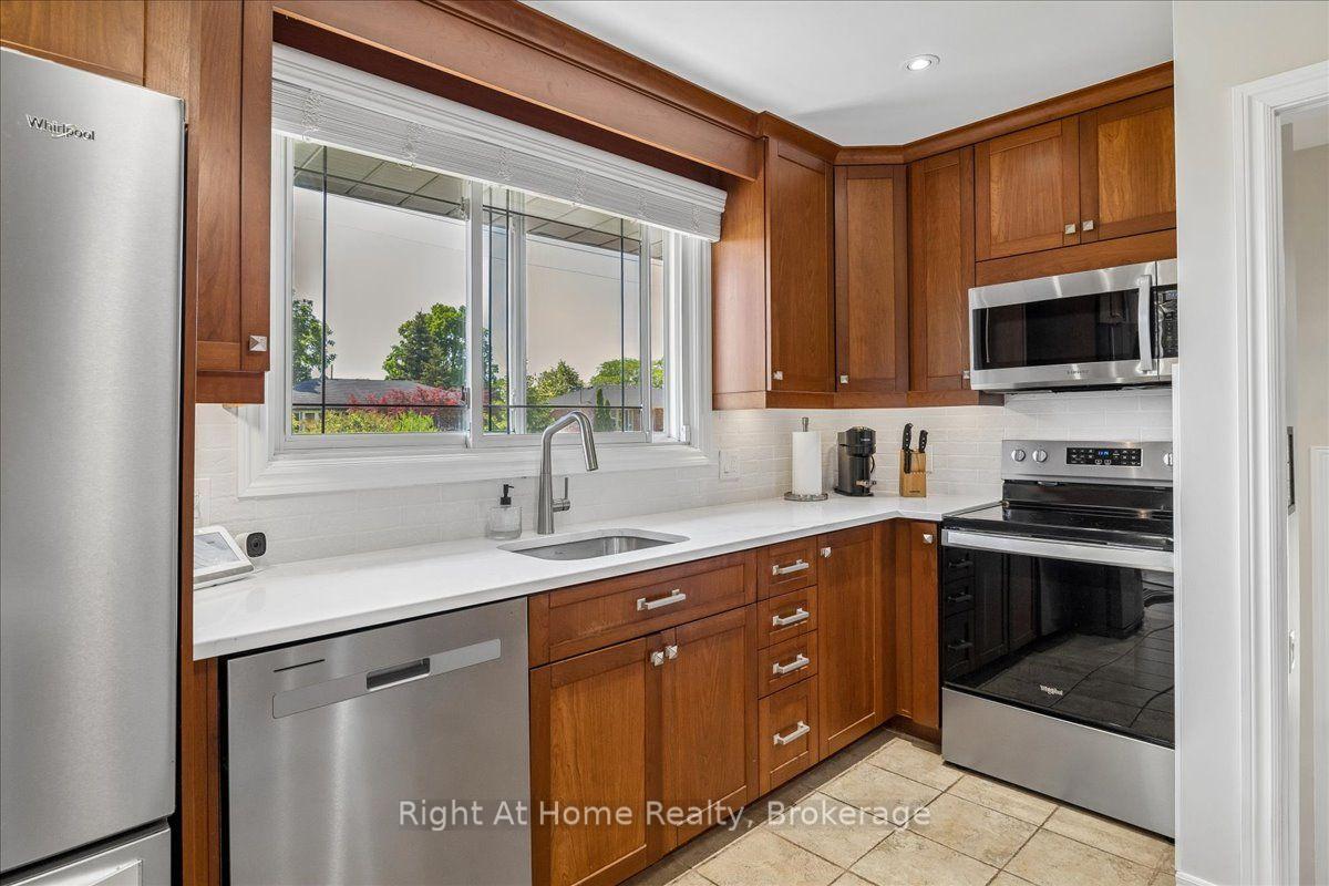Photo 12 of 275 Kent Crescent, Burlington, Appleby — HOMEH