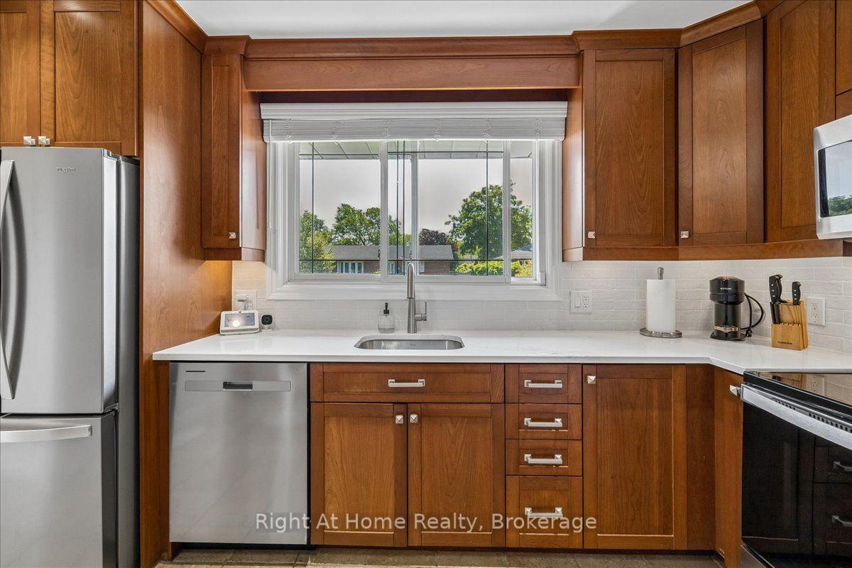 Photo 13 of 275 Kent Crescent, Burlington, Appleby — HOMEH