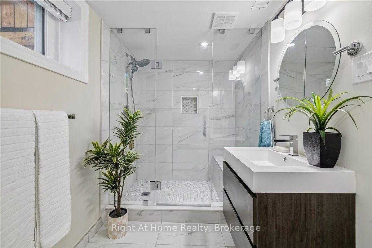 Photo 35 of 275 Kent Crescent, Burlington, Appleby — HOMEH