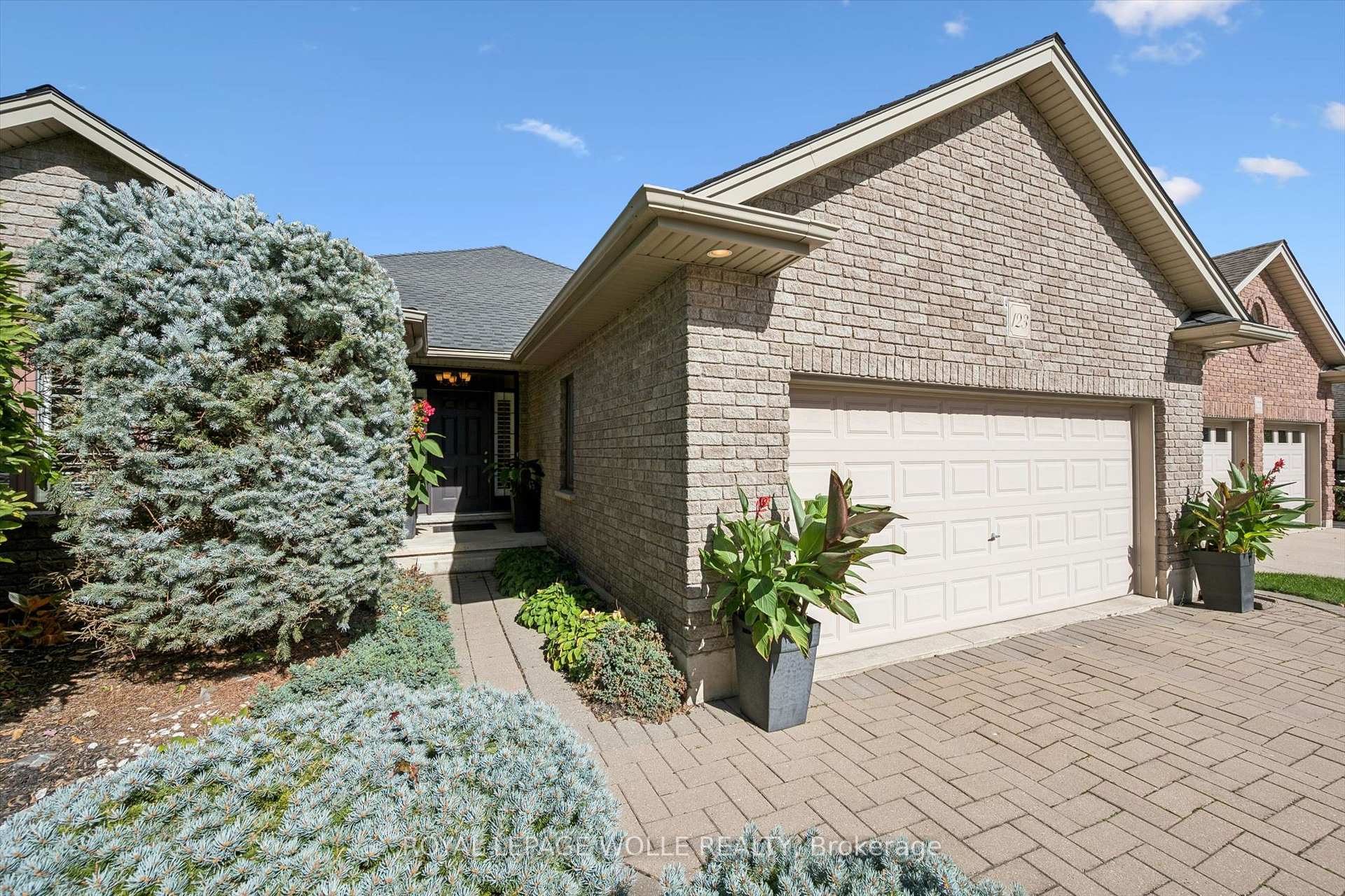 Photo 3 of 123 Cardinal Drive, Woodstock, Woodstock - North — HOMEH