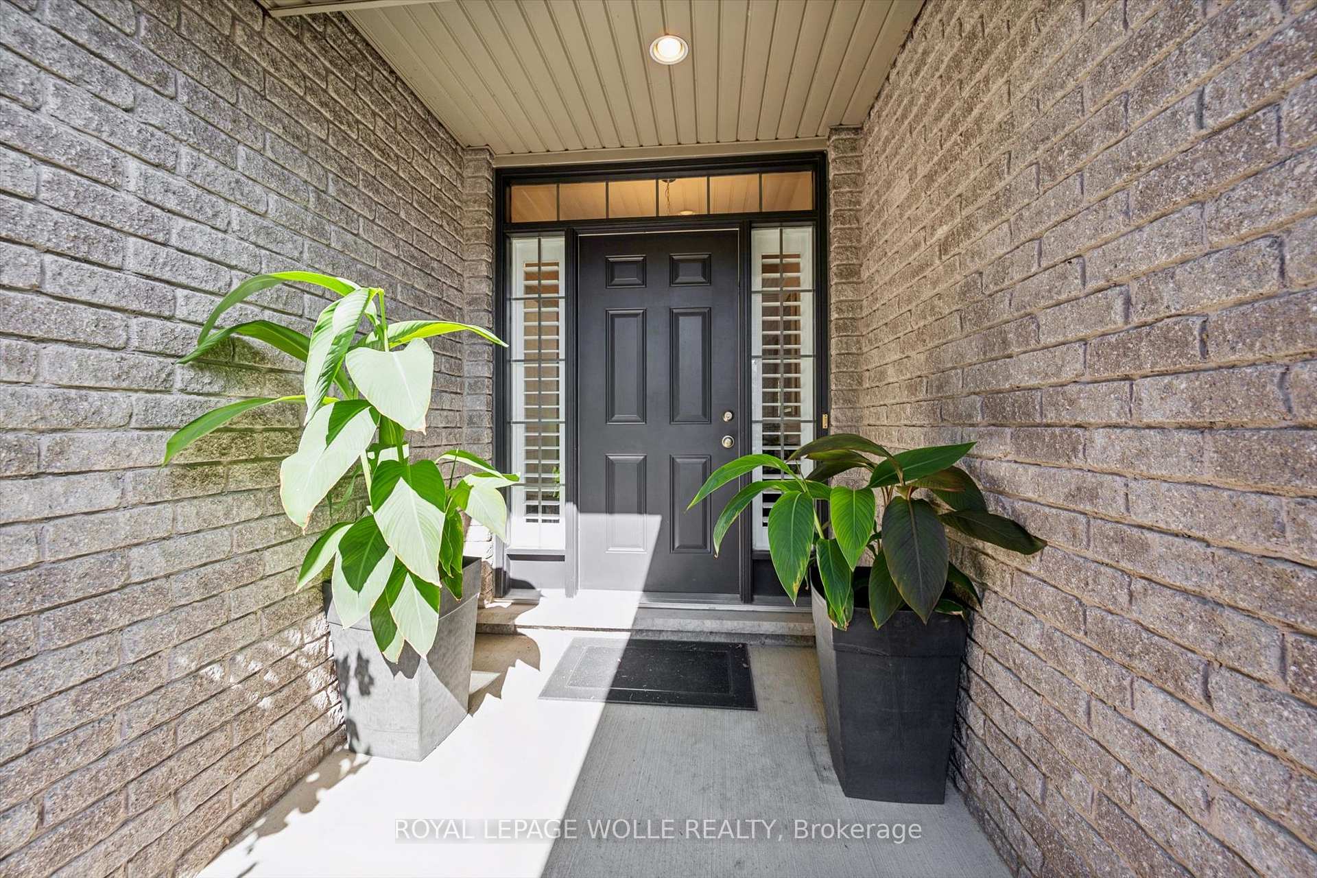 Photo 4 of 123 Cardinal Drive, Woodstock, Woodstock - North — HOMEH