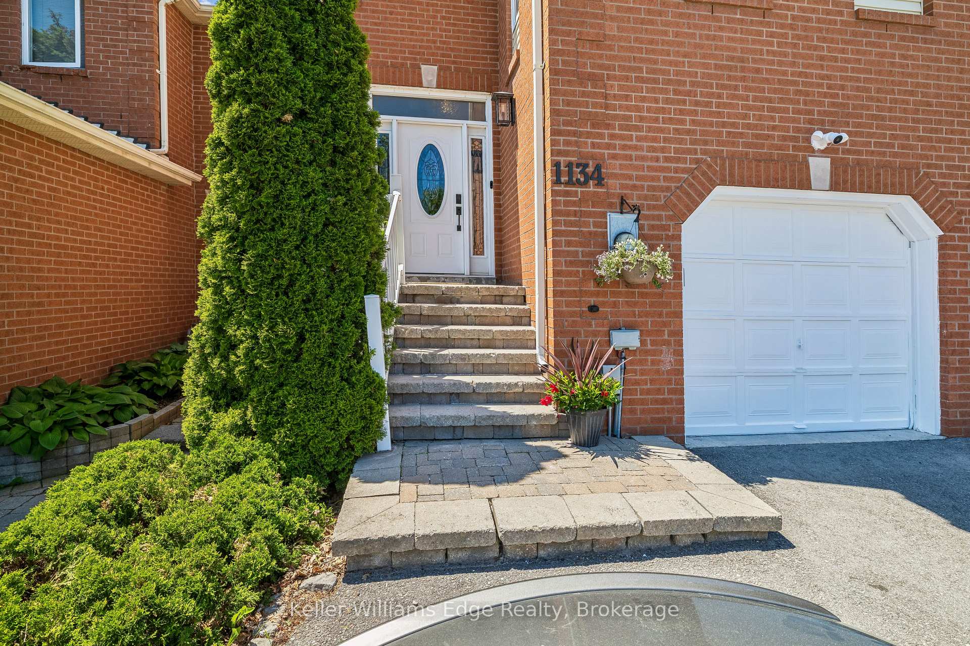Photo 3 of 1134 Leewood Drive, Oakville, Glen Abbey — HOMEH