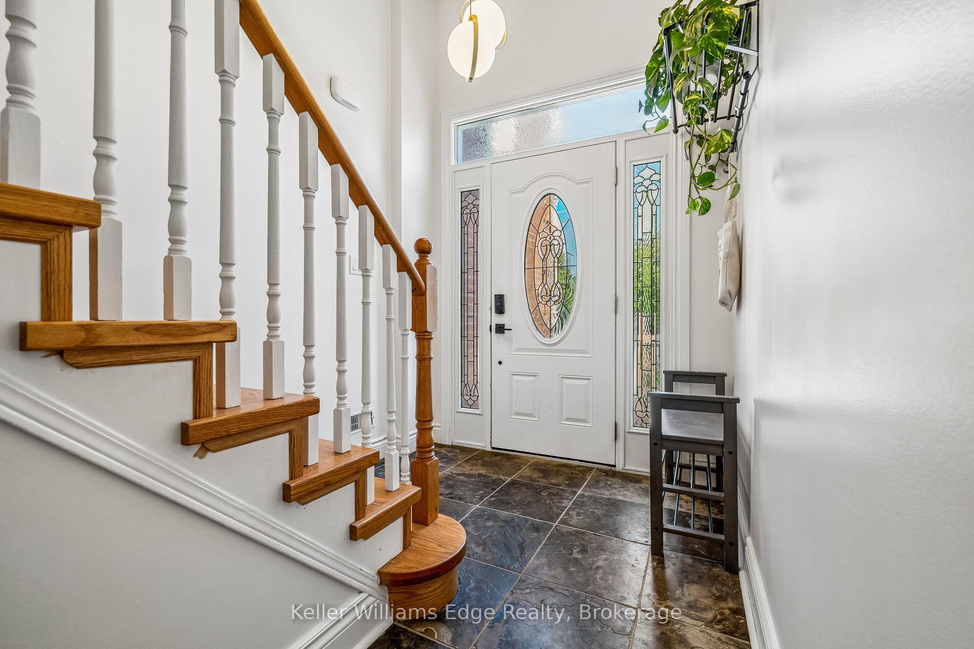 Photo 5 of 1134 Leewood Drive, Oakville, Glen Abbey — HOMEH
