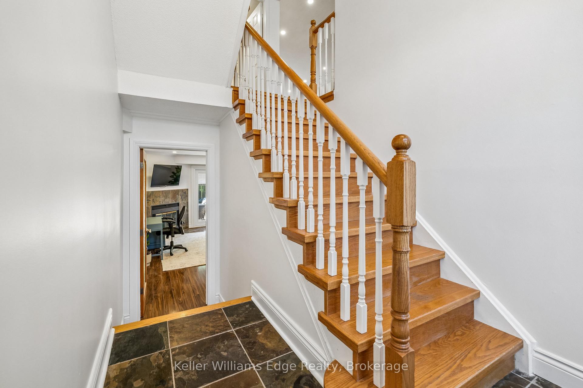 Photo 6 of 1134 Leewood Drive, Oakville, Glen Abbey — HOMEH