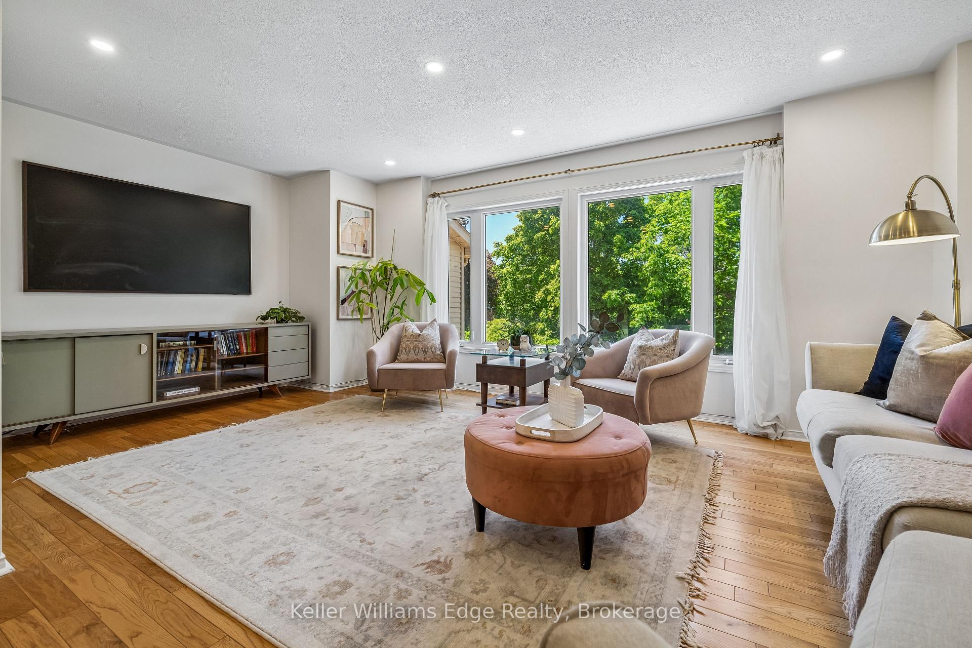 Photo 10 of 1134 Leewood Drive, Oakville, Glen Abbey — HOMEH