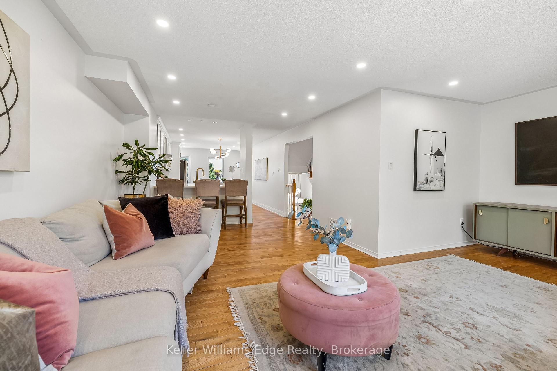 Photo 12 of 1134 Leewood Drive, Oakville, Glen Abbey — HOMEH