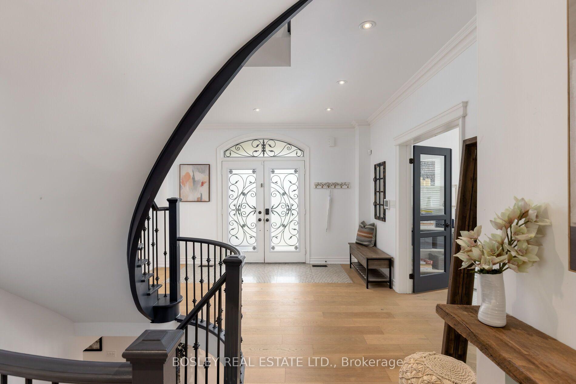 Photo 3 of 1 Heritage Estates Road, Vaughan, Patterson — HOMEH