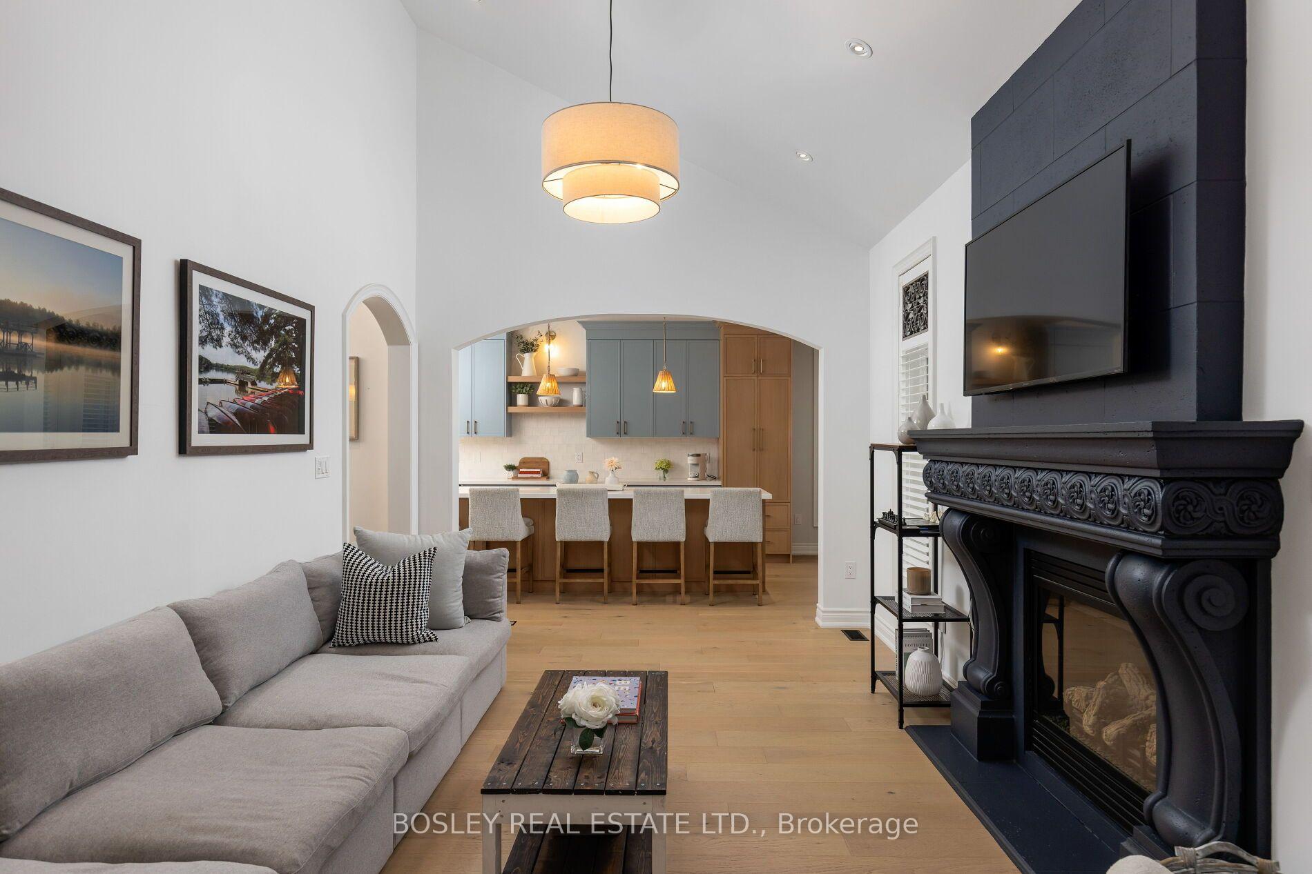 Photo 4 of 1 Heritage Estates Road, Vaughan, Patterson — HOMEH