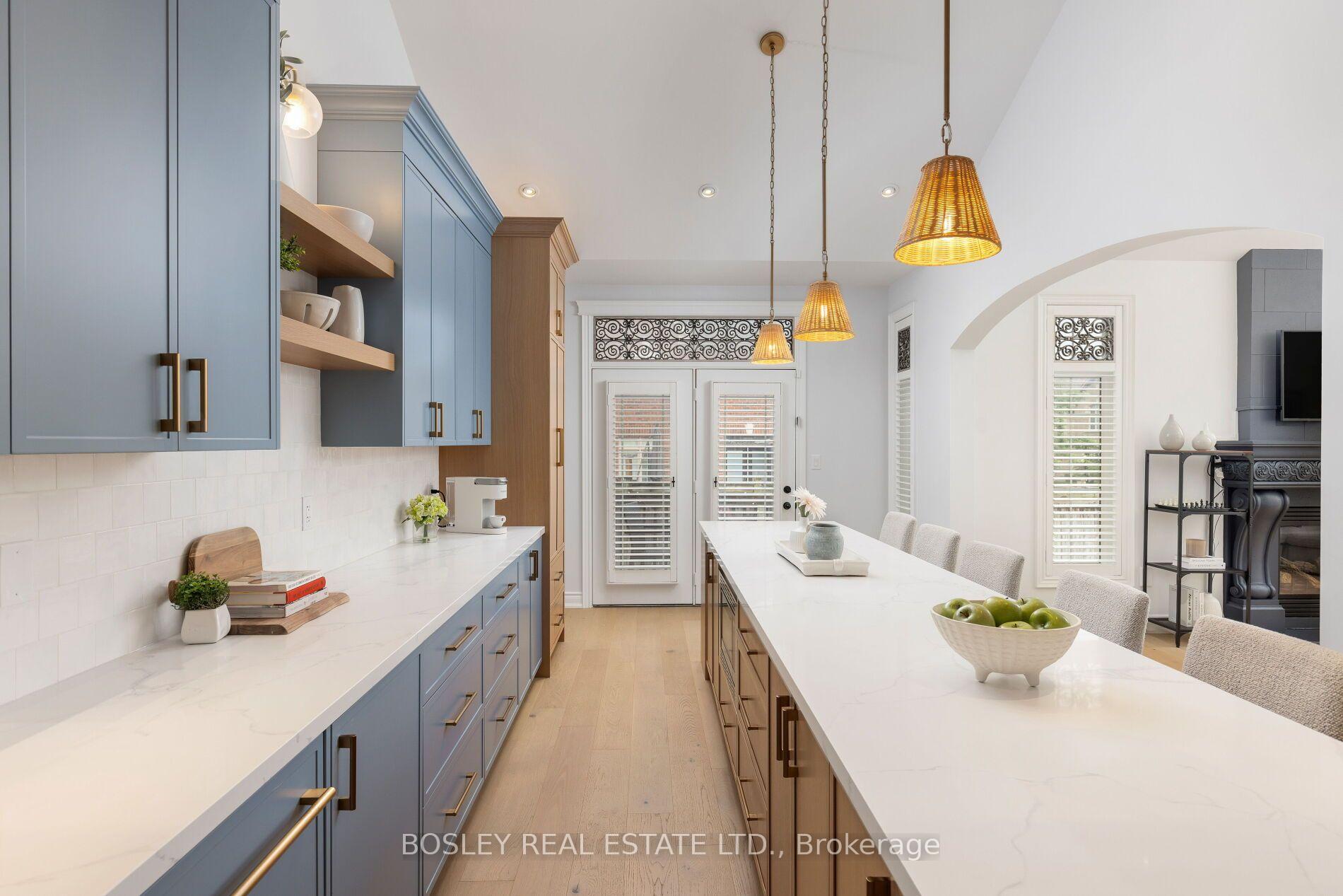 Photo 7 of 1 Heritage Estates Road, Vaughan, Patterson — HOMEH
