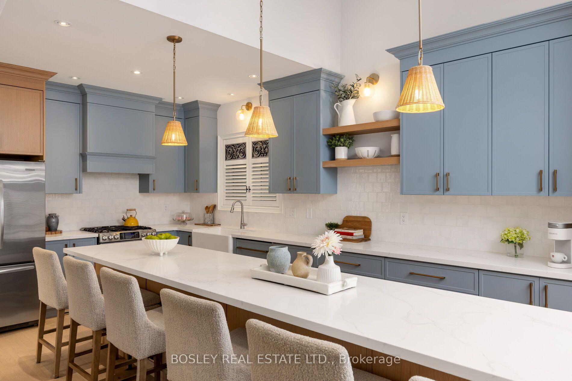 Photo 8 of 1 Heritage Estates Road, Vaughan, Patterson — HOMEH