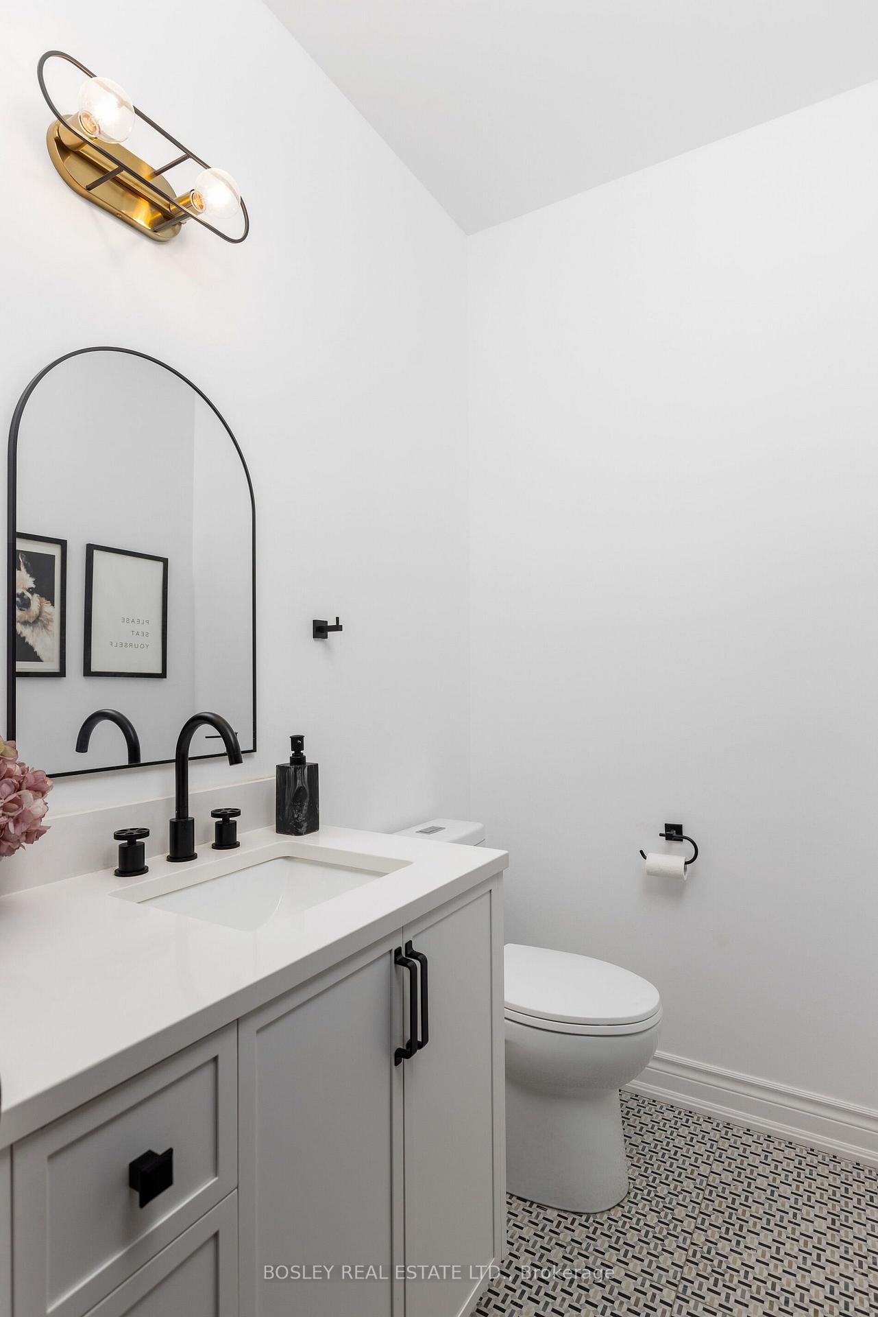 Photo 19 of 1 Heritage Estates Road, Vaughan, Patterson — HOMEH