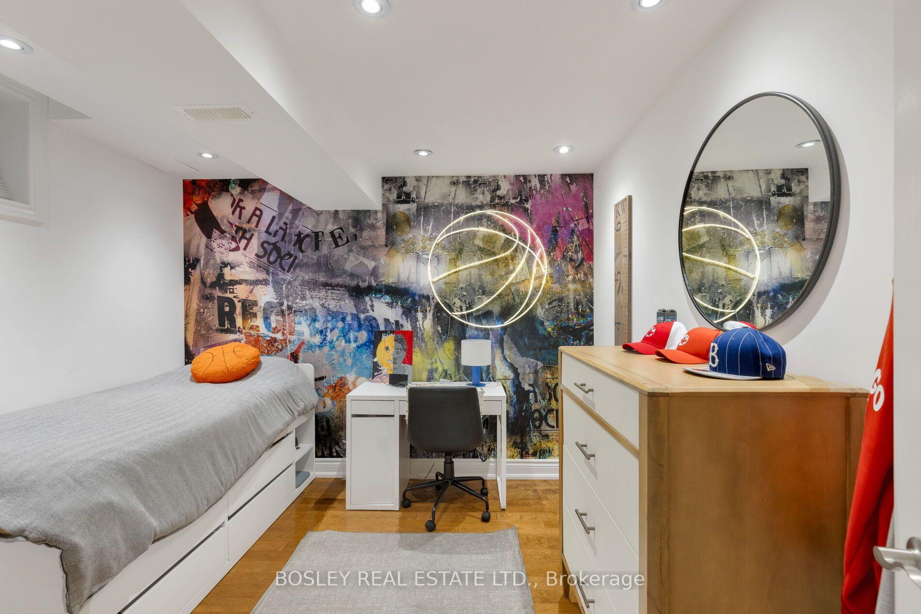 Photo 36 of 1 Heritage Estates Road, Vaughan, Patterson — HOMEH
