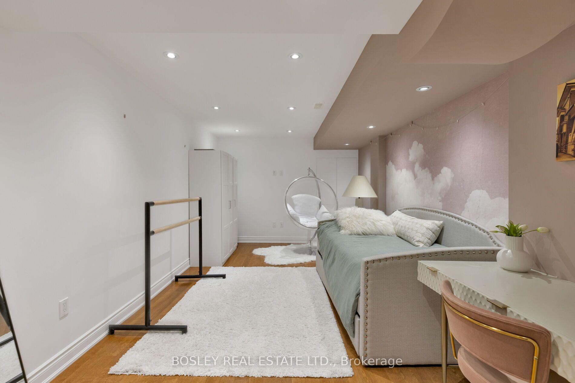 Photo 37 of 1 Heritage Estates Road, Vaughan, Patterson — HOMEH