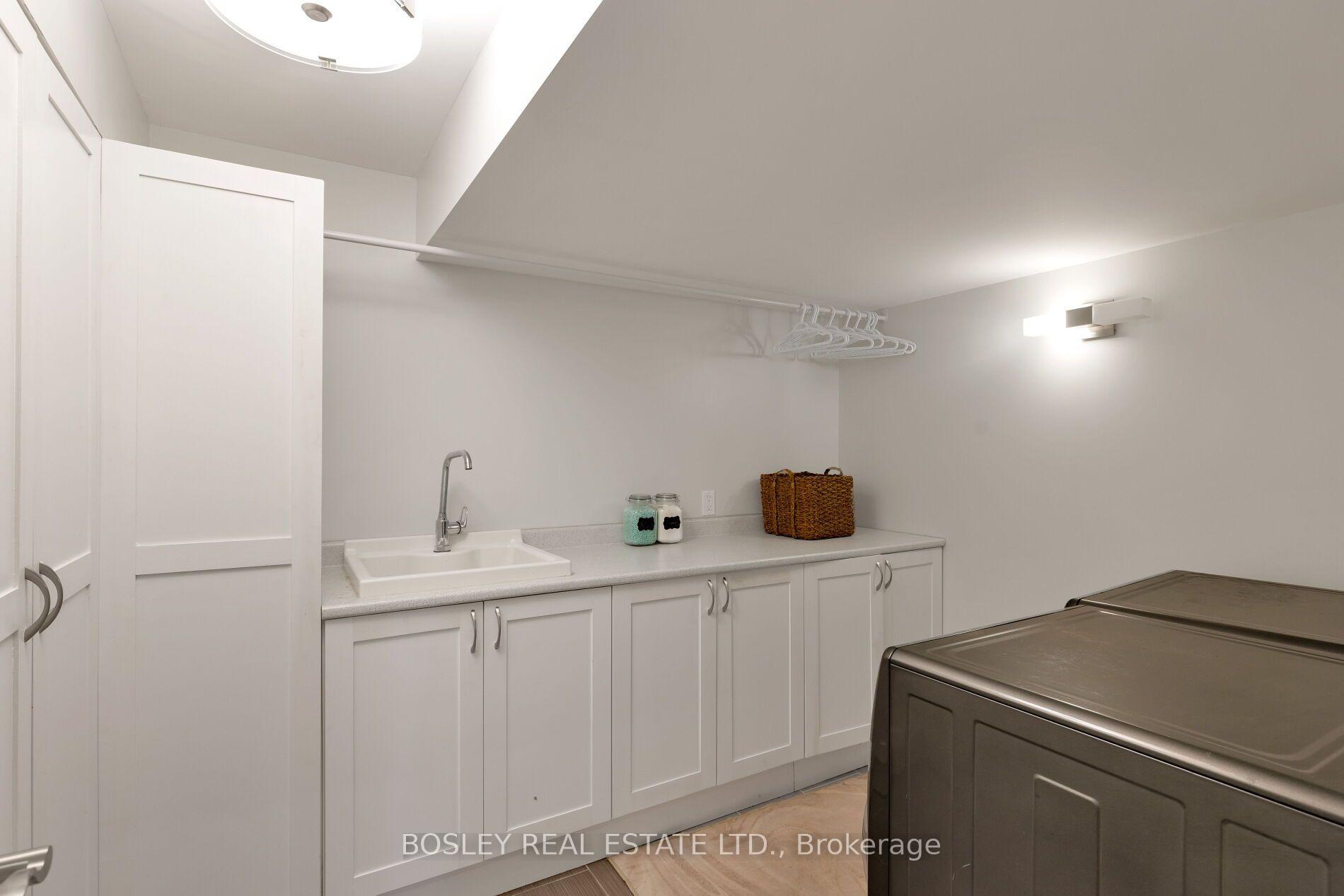 Photo 38 of 1 Heritage Estates Road, Vaughan, Patterson — HOMEH
