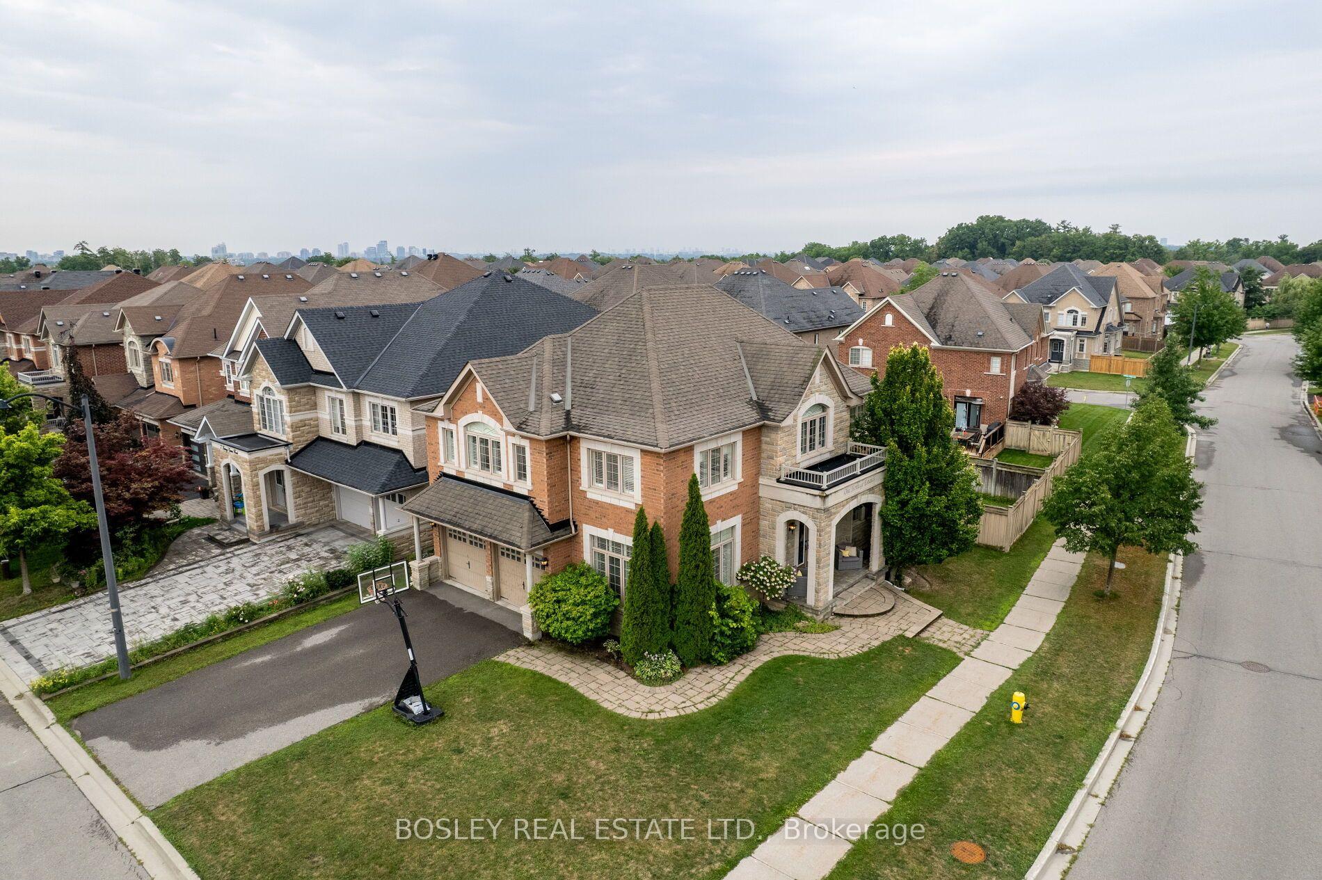 Photo 41 of 1 Heritage Estates Road, Vaughan, Patterson — HOMEH