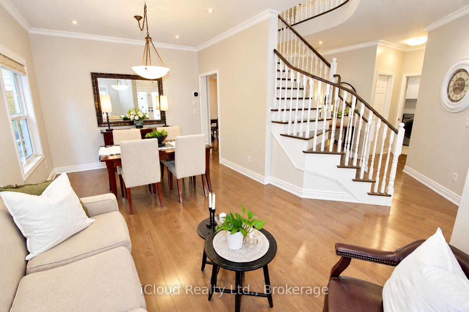 Photo 6 of 20 Beavervalley Drive, Brampton, Fletcher's Meadow — HOMEH
