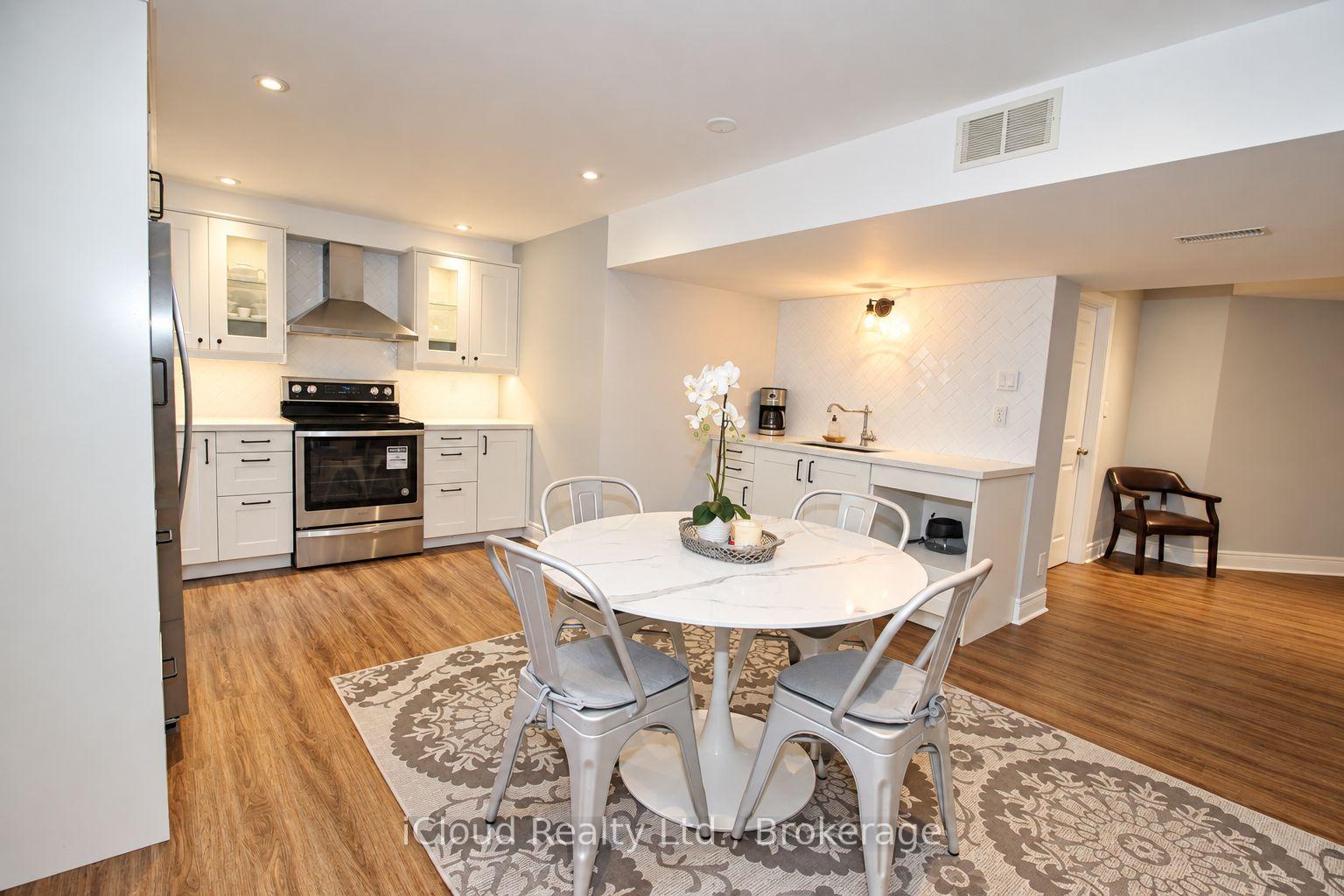 Photo 23 of 20 Beavervalley Drive, Brampton, Fletcher's Meadow — HOMEH