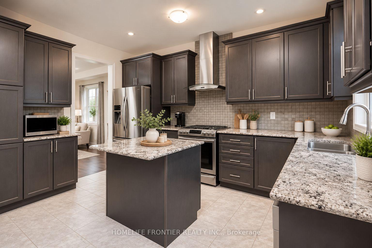 Photo 8 of 135 Ross Vennare Crescent, Vaughan, Kleinburg — HOMEH