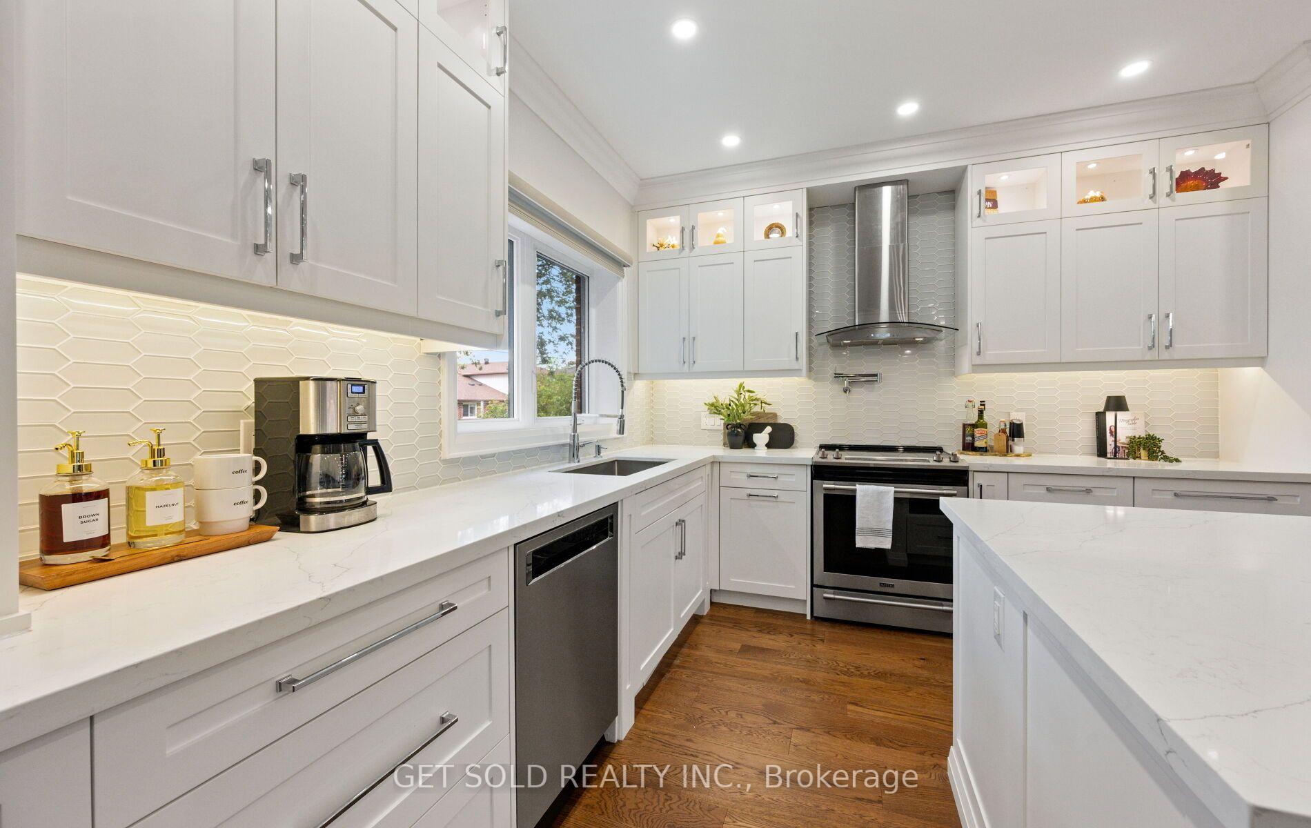 Photo 12 of 8 Hackmore Avenue, Etobicoke, Elms-Old Rexdale — HOMEH