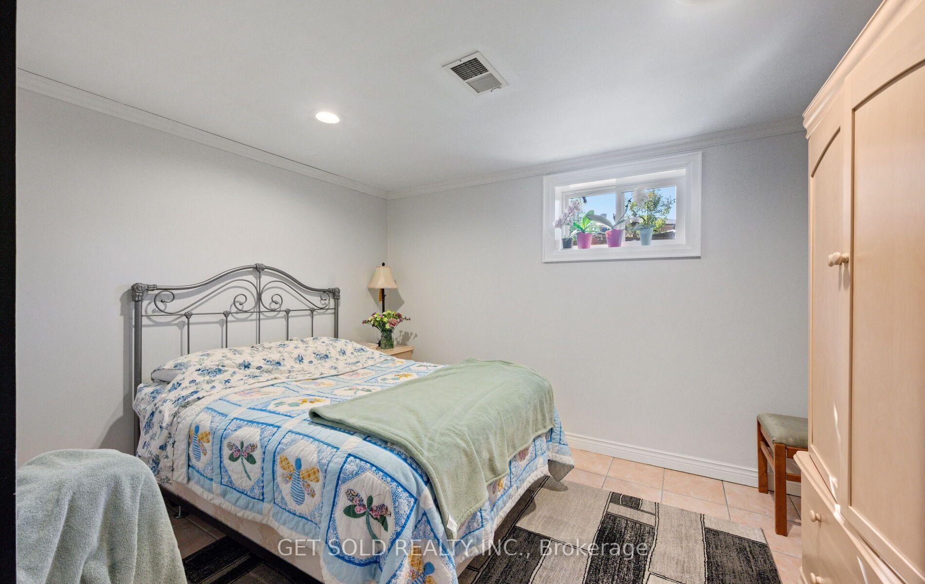 Photo 30 of 8 Hackmore Avenue, Etobicoke, Elms-Old Rexdale — HOMEH