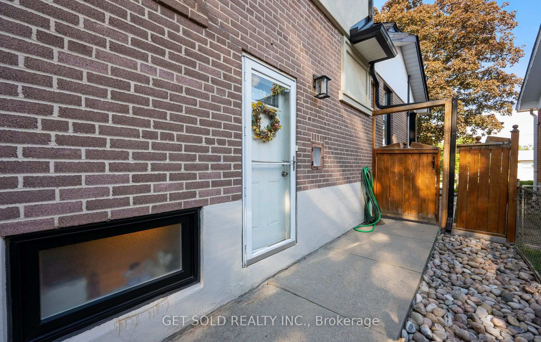 Photo 41 of 8 Hackmore Avenue, Etobicoke, Elms-Old Rexdale — HOMEH