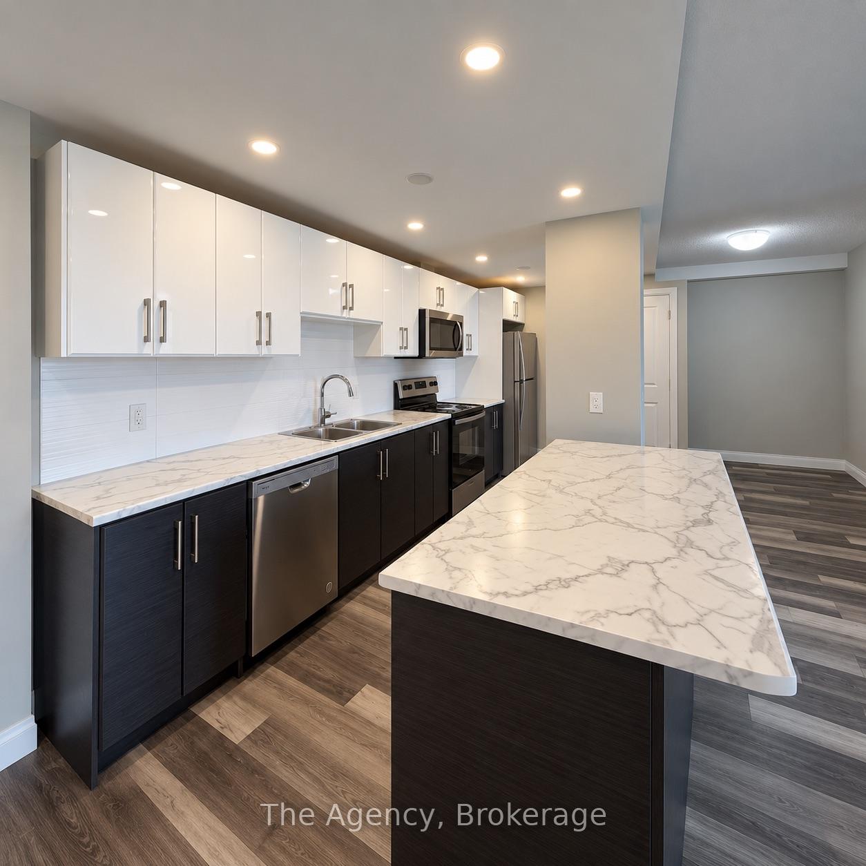 Photo 2 of Unit 812, 2200 Sherobee Road, Mississauga, Cooksville — HOMEH