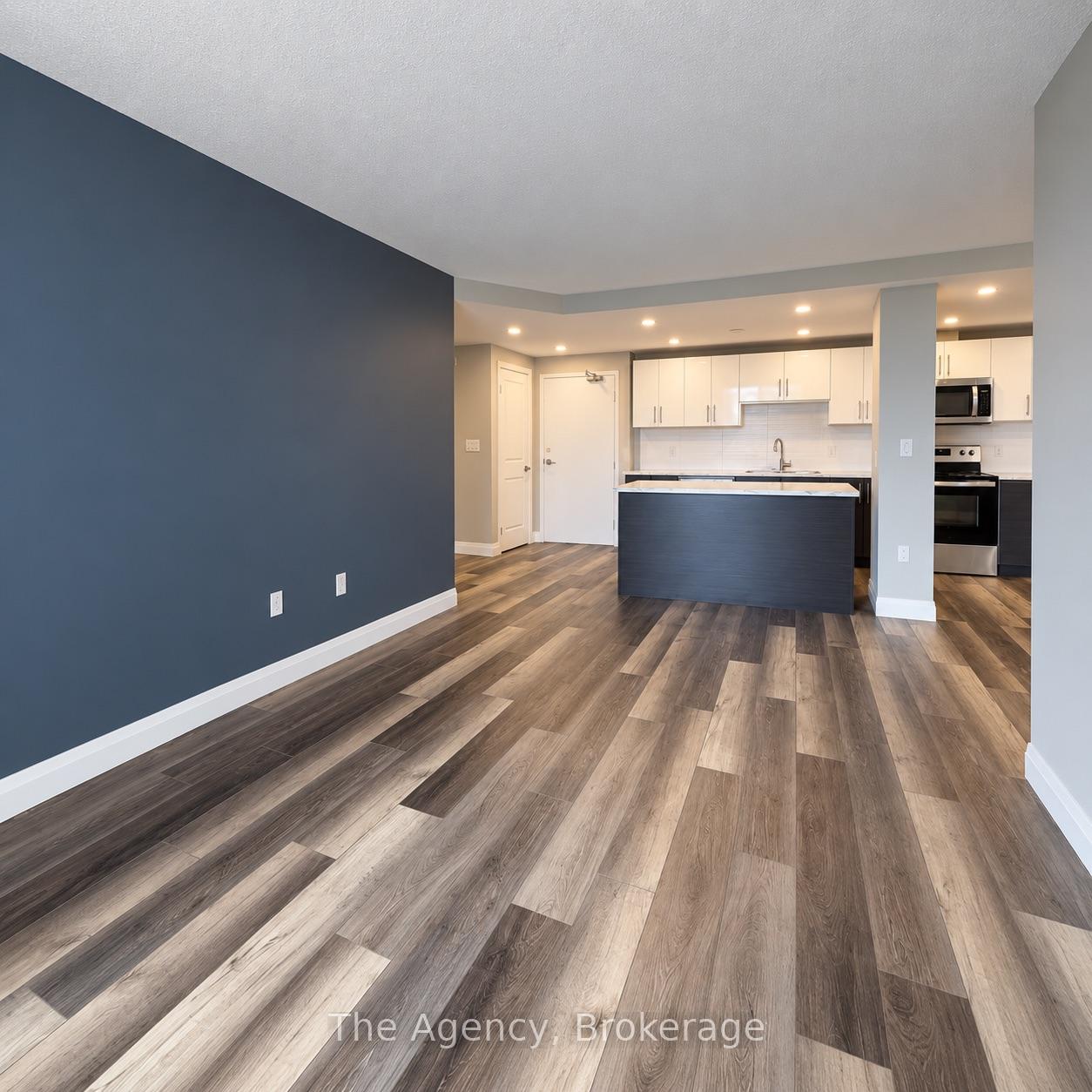 Photo 8 of Unit 812, 2200 Sherobee Road, Mississauga, Cooksville — HOMEH