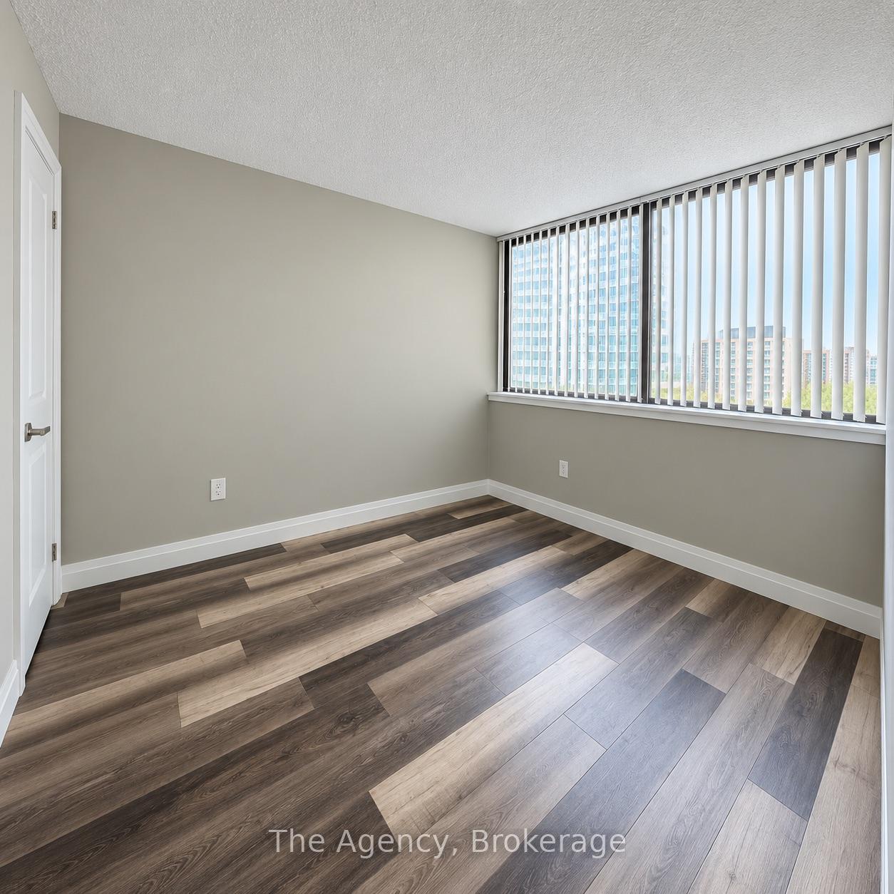 Photo 9 of Unit 812, 2200 Sherobee Road, Mississauga, Cooksville — HOMEH