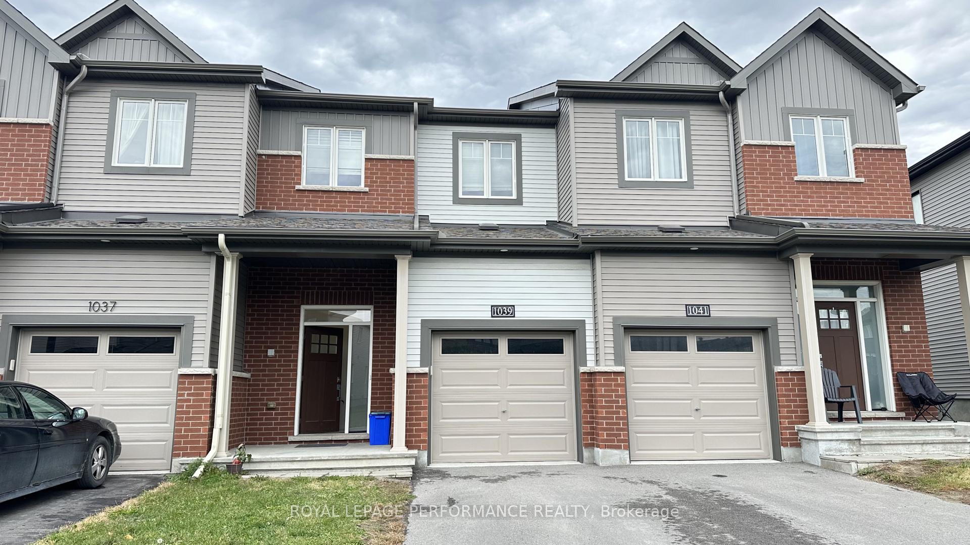 Front of 1039 Speedvale Court