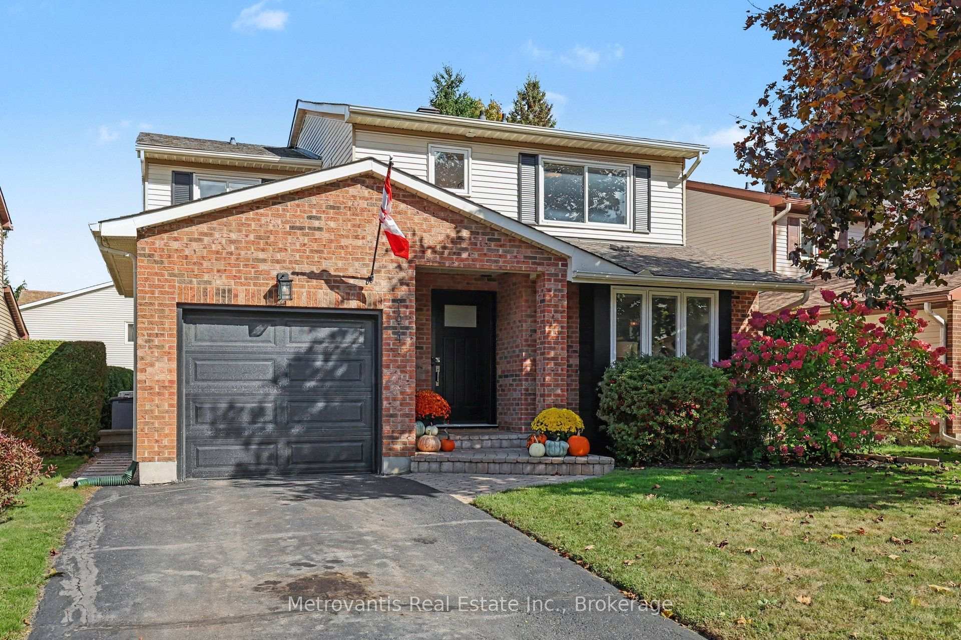 Photo 2 of 1614 Meadowfield Place, Ottawa, Chapel Hill — HOMEH