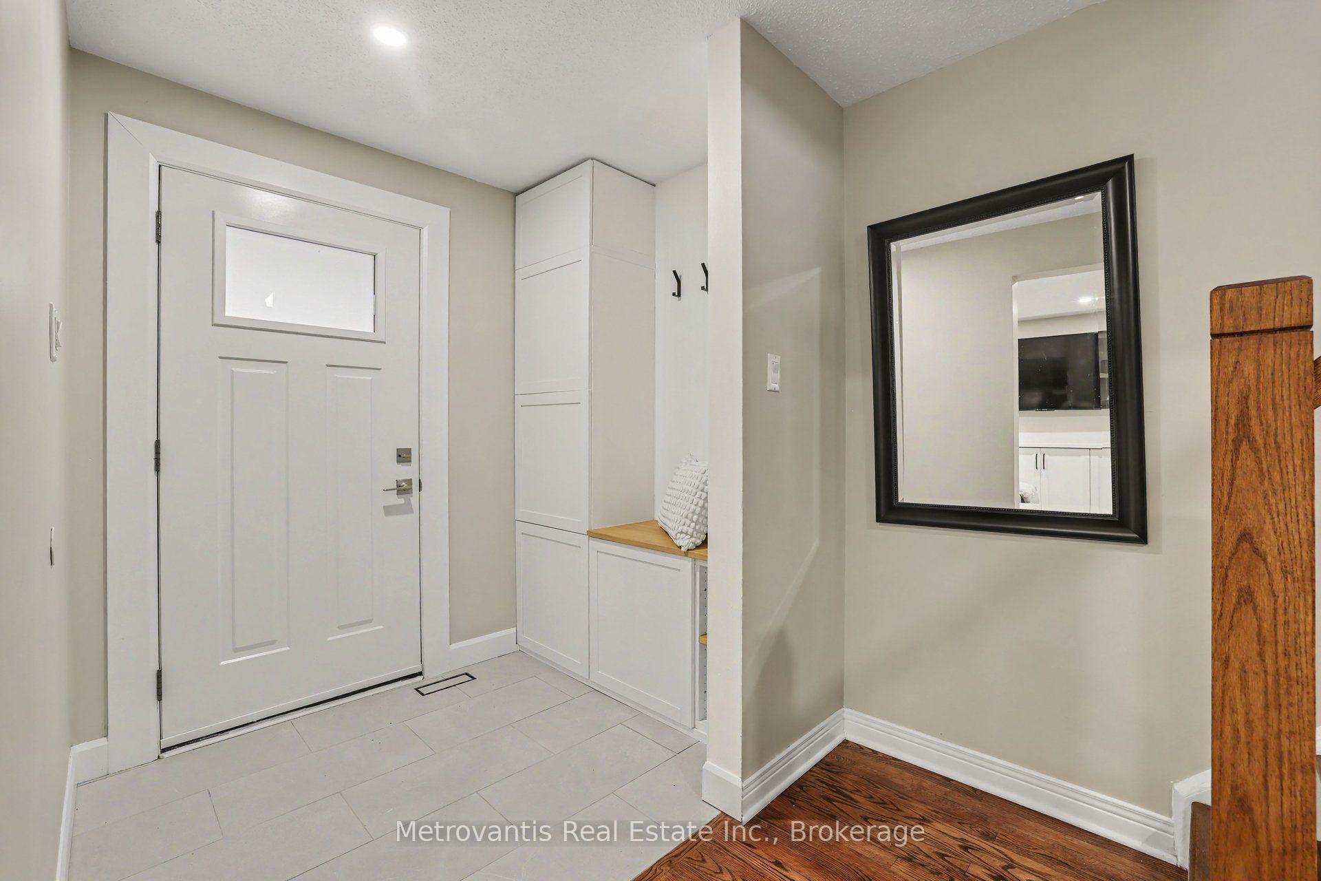 Photo 4 of 1614 Meadowfield Place, Ottawa, Chapel Hill — HOMEH