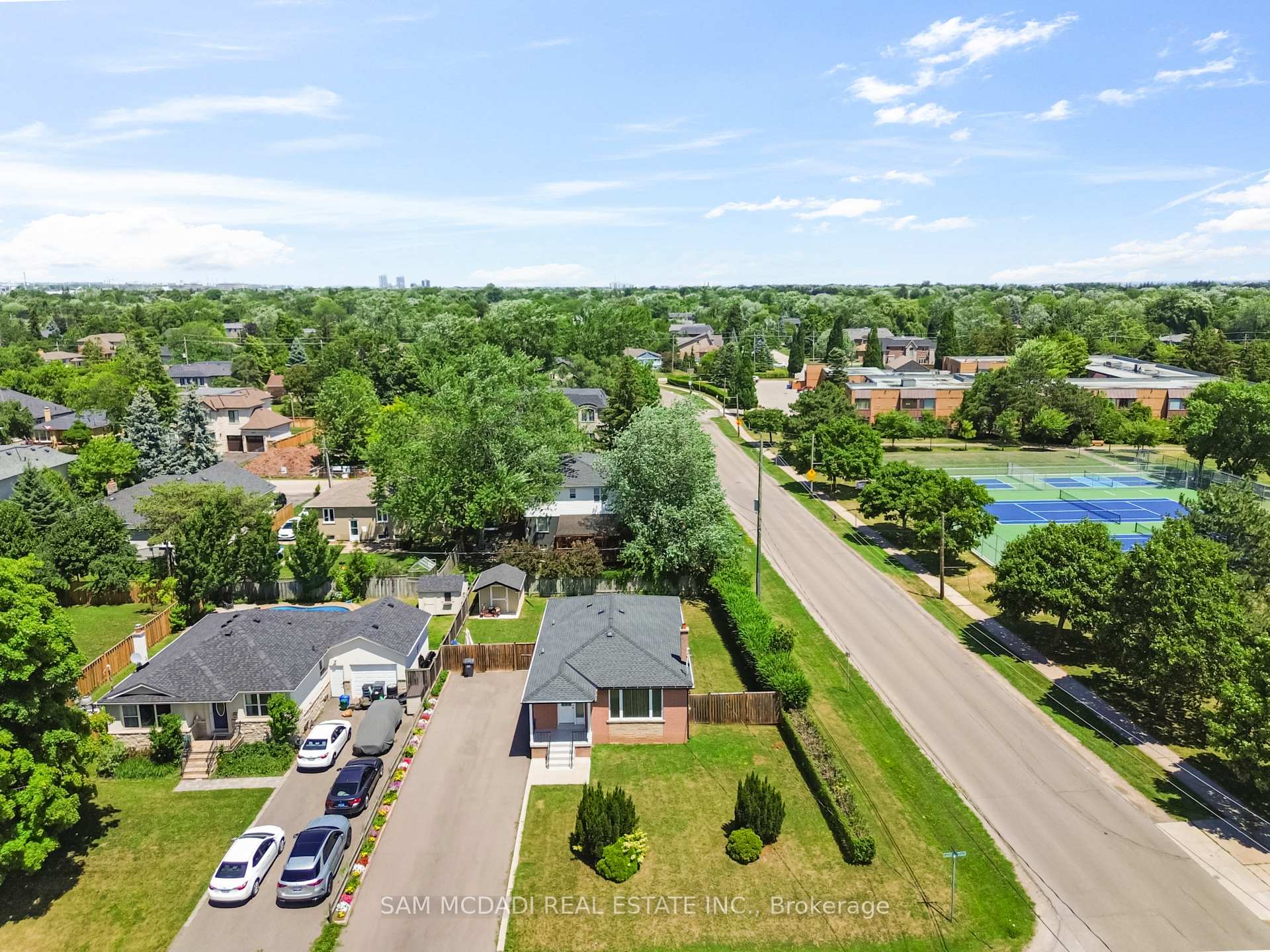 Photo 1 of Unit Upper, 544 Sandmere Place, Oakville, West — HOMEH