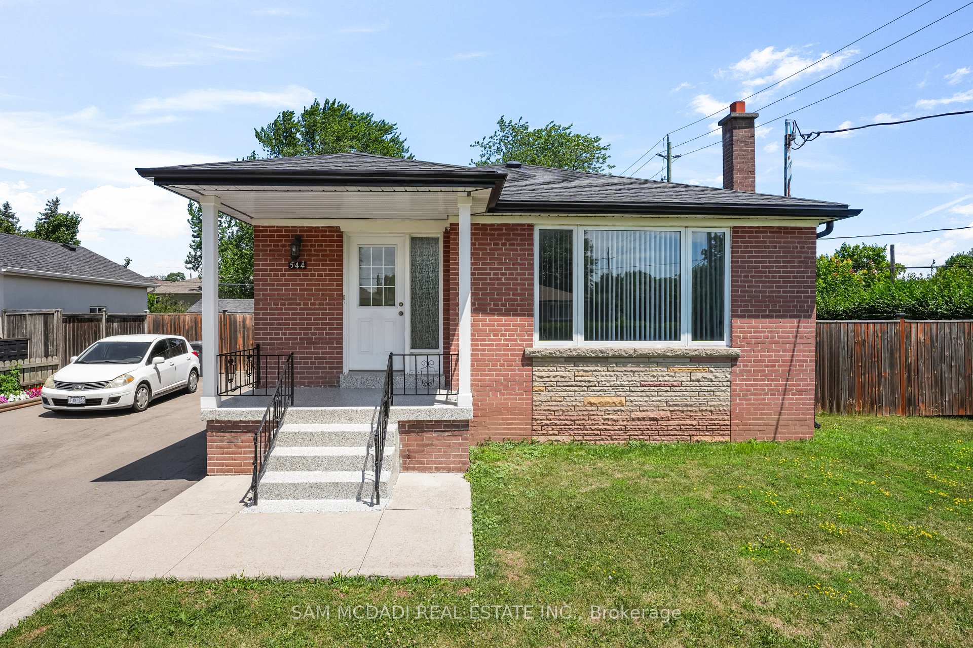 Photo 6 of Unit Upper, 544 Sandmere Place, Oakville, West — HOMEH