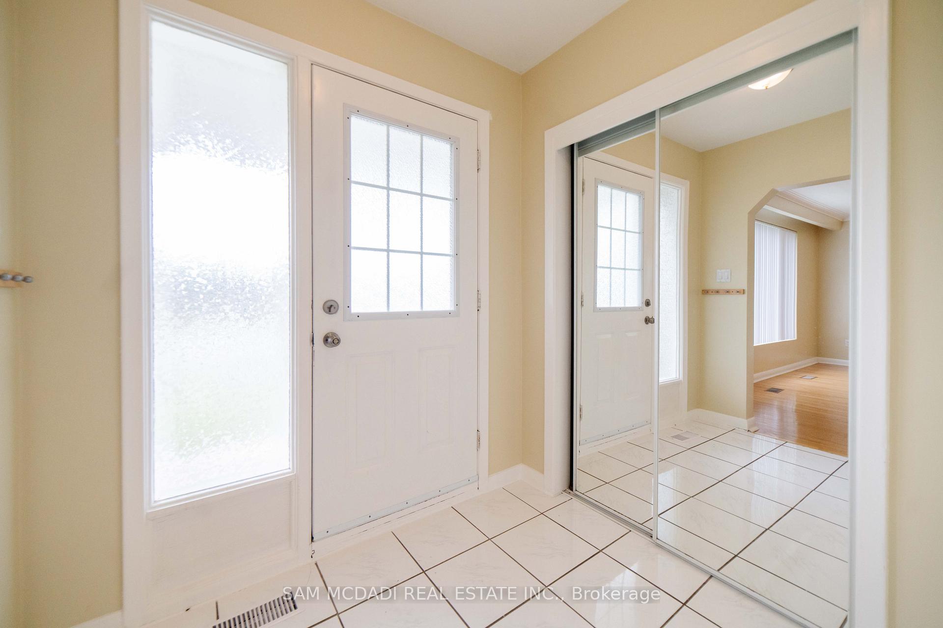 Photo 7 of Unit Upper, 544 Sandmere Place, Oakville, West — HOMEH