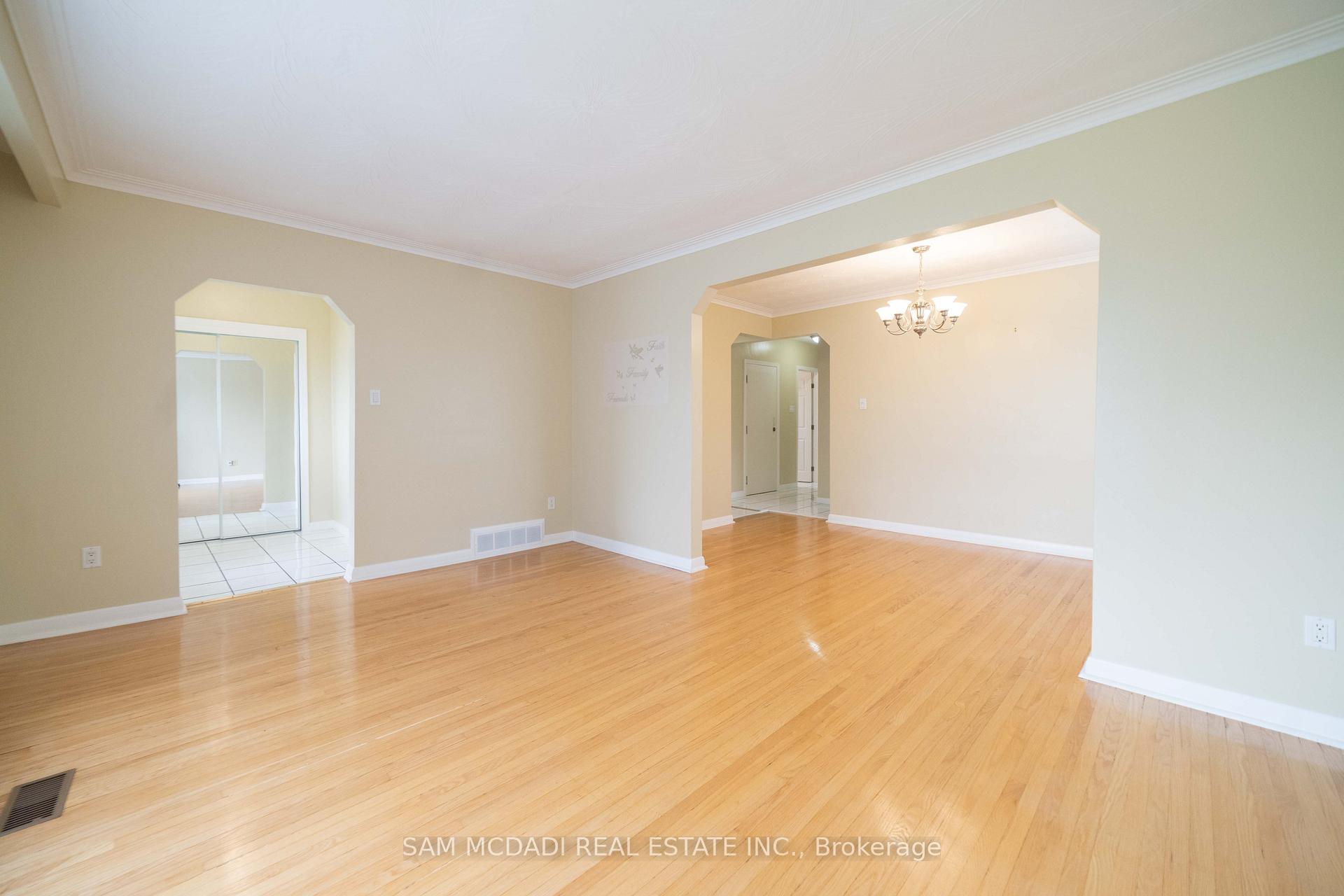 Photo 10 of Unit Upper, 544 Sandmere Place, Oakville, West — HOMEH