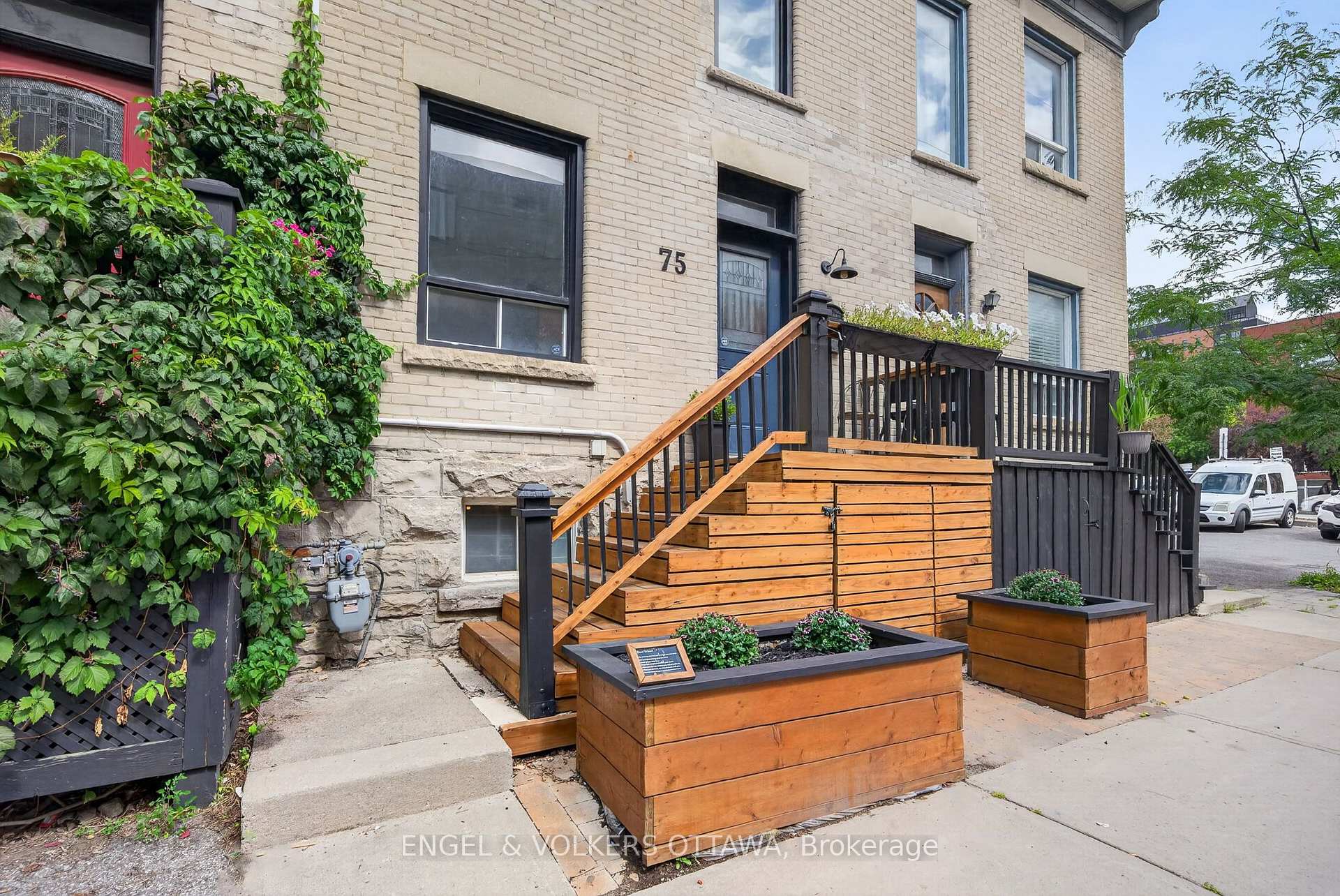 Photo 2 of 75 Eccles Street, Ottawa, West Centre Town — HOMEH