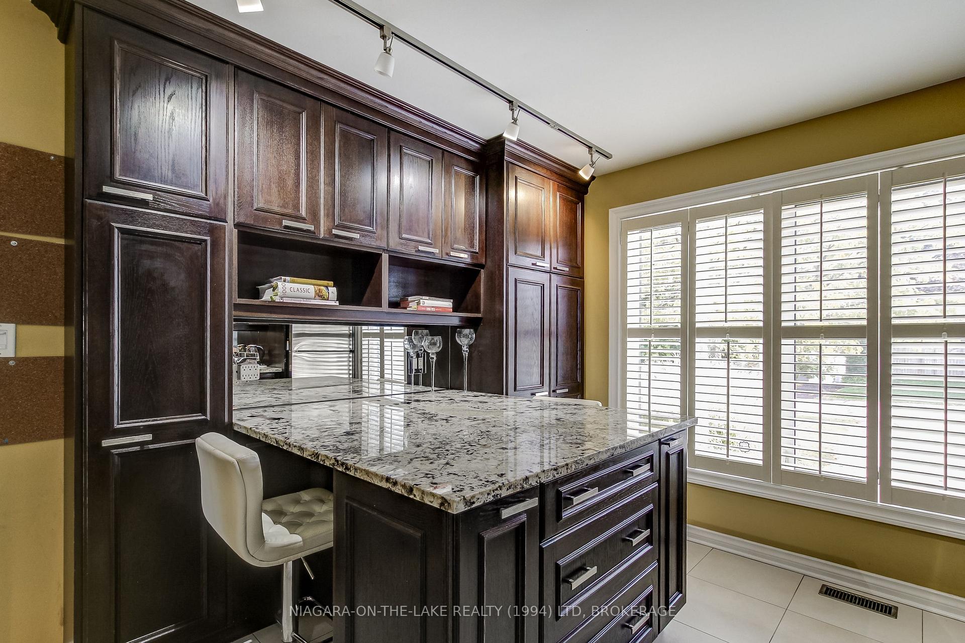 Photo 9 of Unit 14, 1 Lakeside Drive, St. Catharines, Port Weller — HOMEH